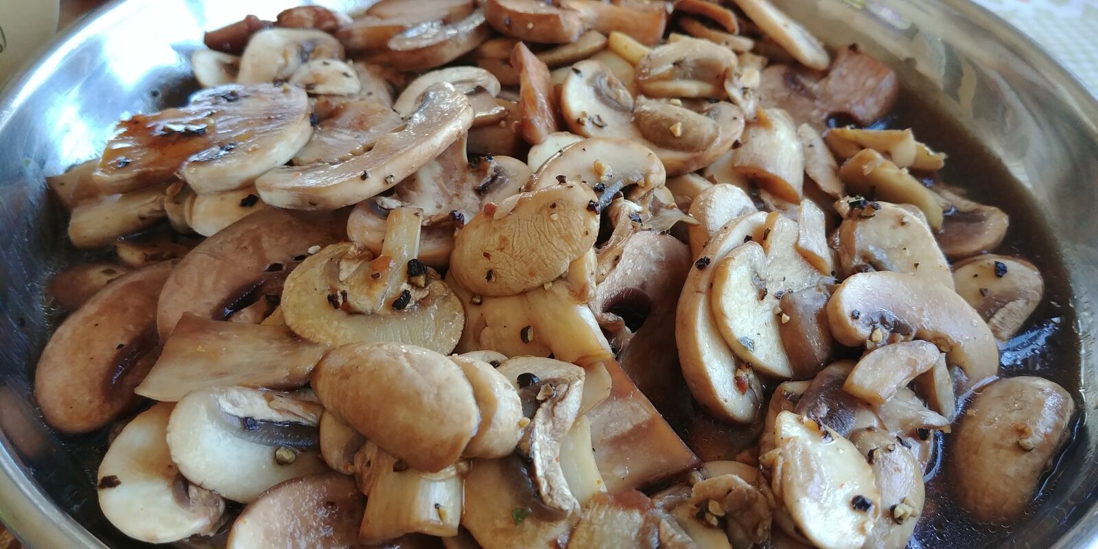 LG G6 sample photo. Mushrooms, healthy, vegan photography