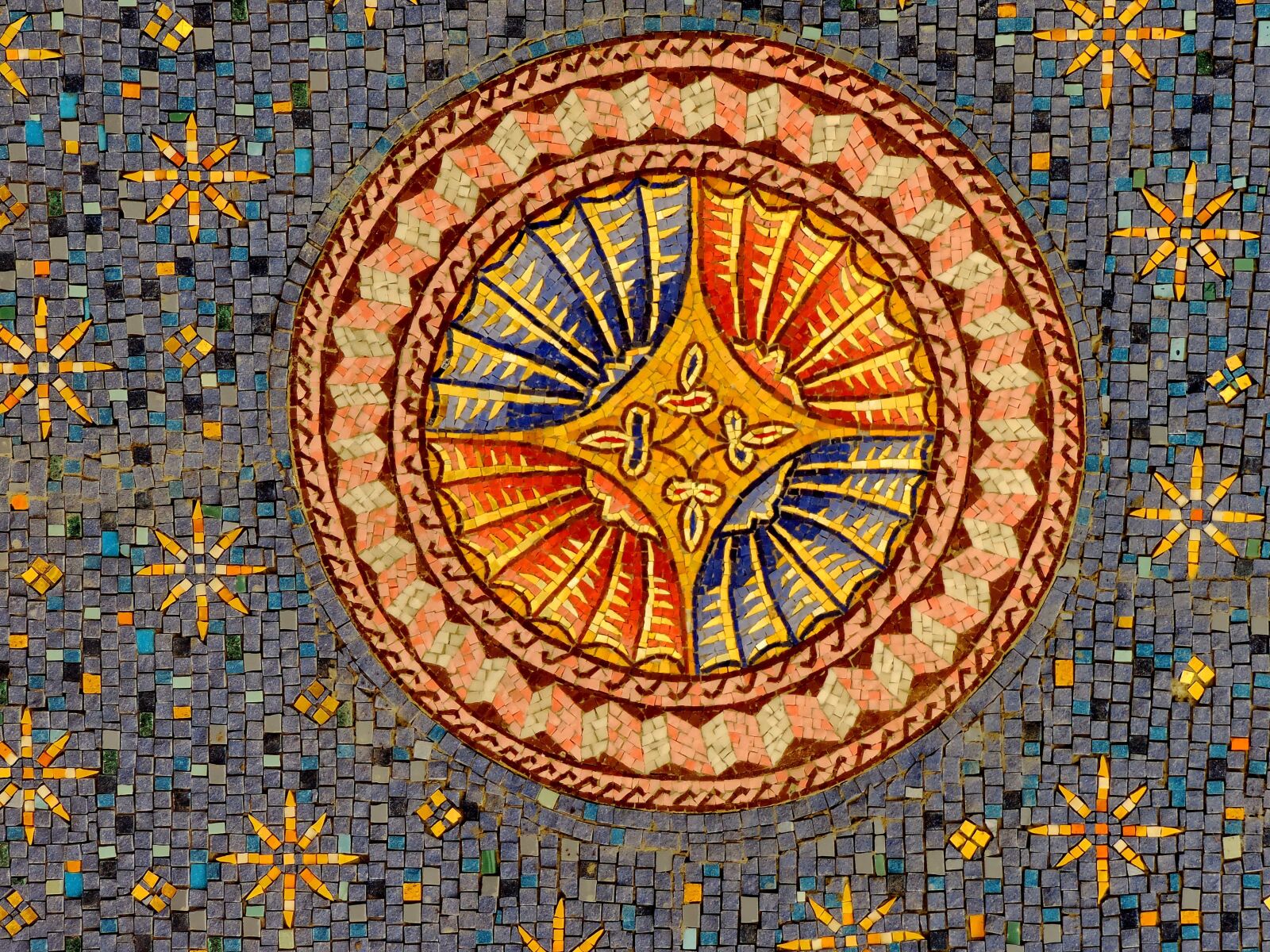 Nikon Coolpix P520 sample photo. Arabesque, colorful, handmade, oriental photography