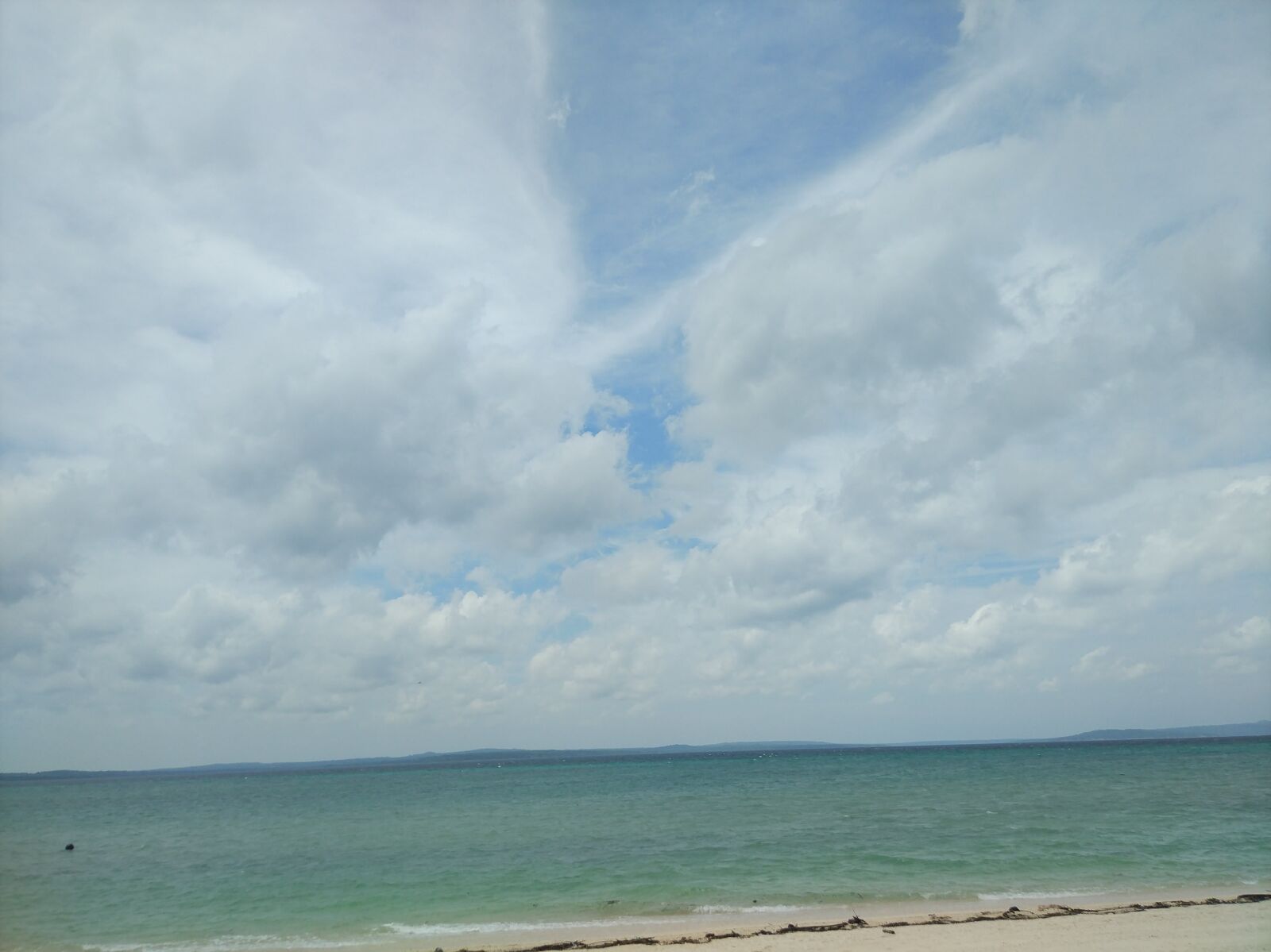 Xiaomi Mi Note2 sample photo. Clouds, beach, sky photography