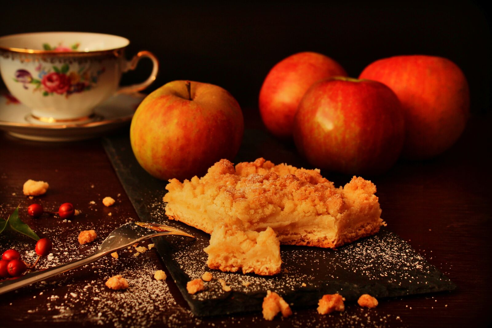 Canon EOS 1300D (EOS Rebel T6 / EOS Kiss X80) sample photo. Apple pie, autumn, dessert photography