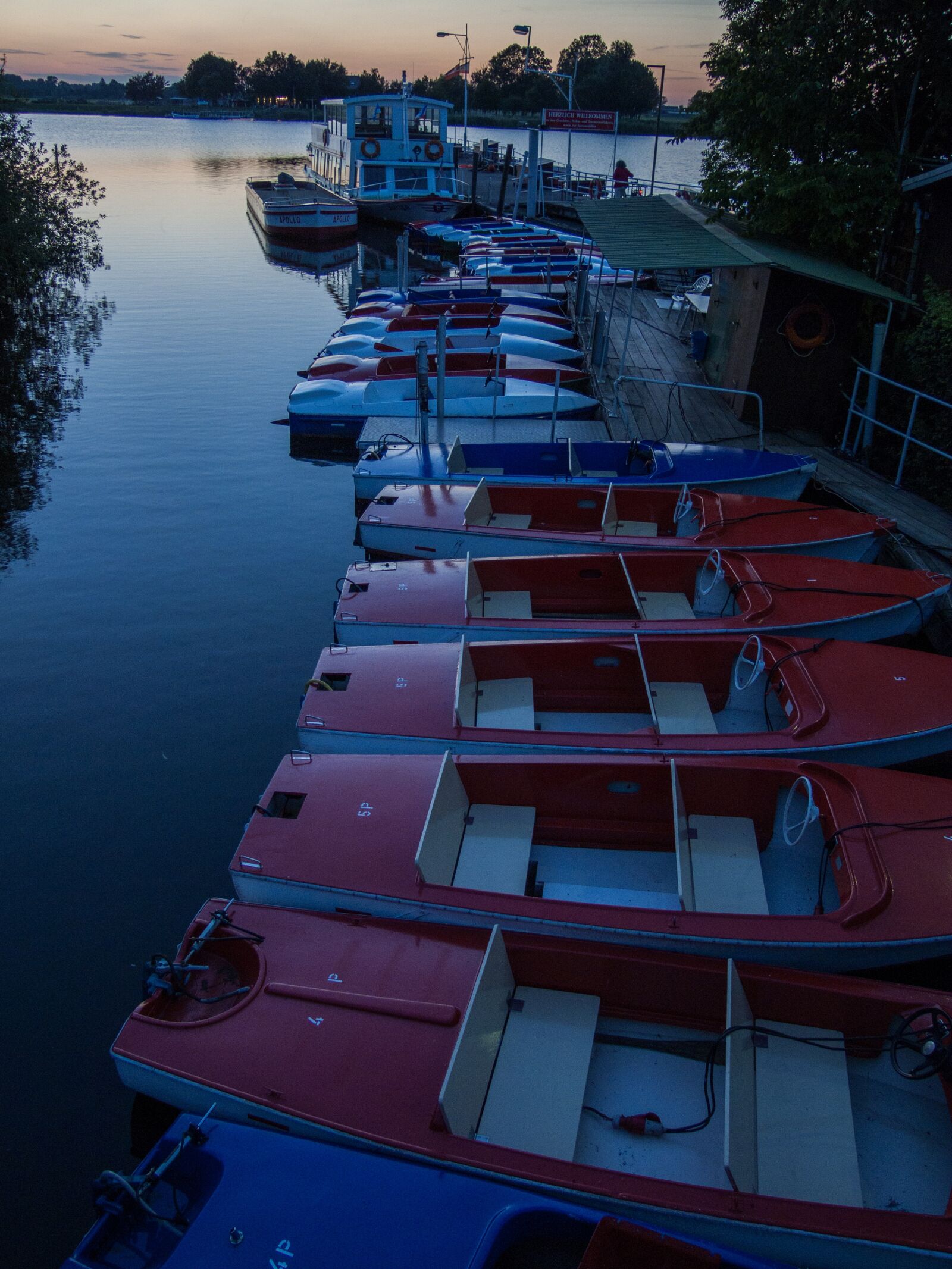 Fujifilm FinePix S100fs sample photo. Evening, boats, water photography