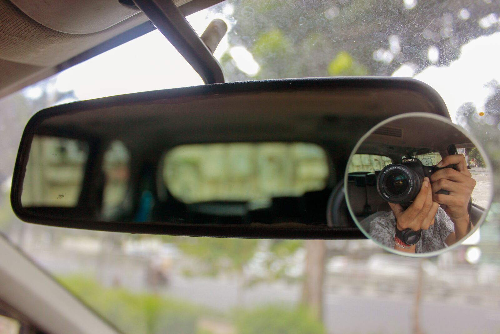 Canon EOS 60D + Canon EF-S 18-55mm F3.5-5.6 IS II sample photo. Mirror, mirror photography, car photography