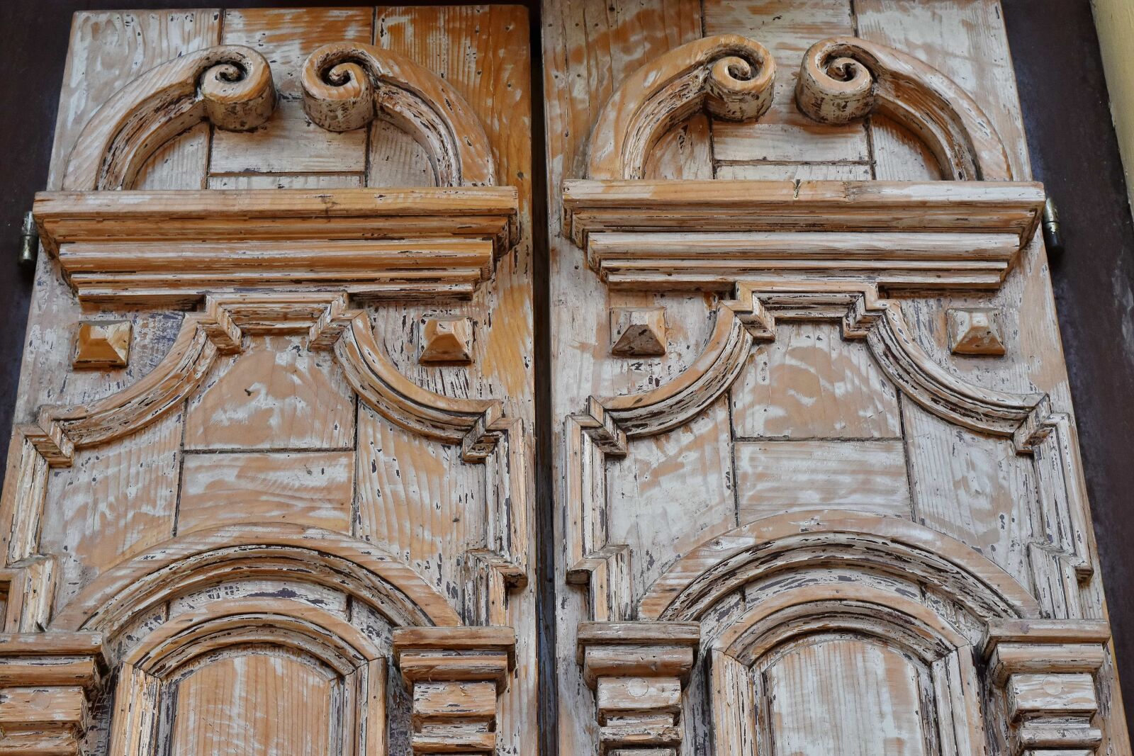 Nikon D5500 sample photo. Carpentry, front door, relief photography