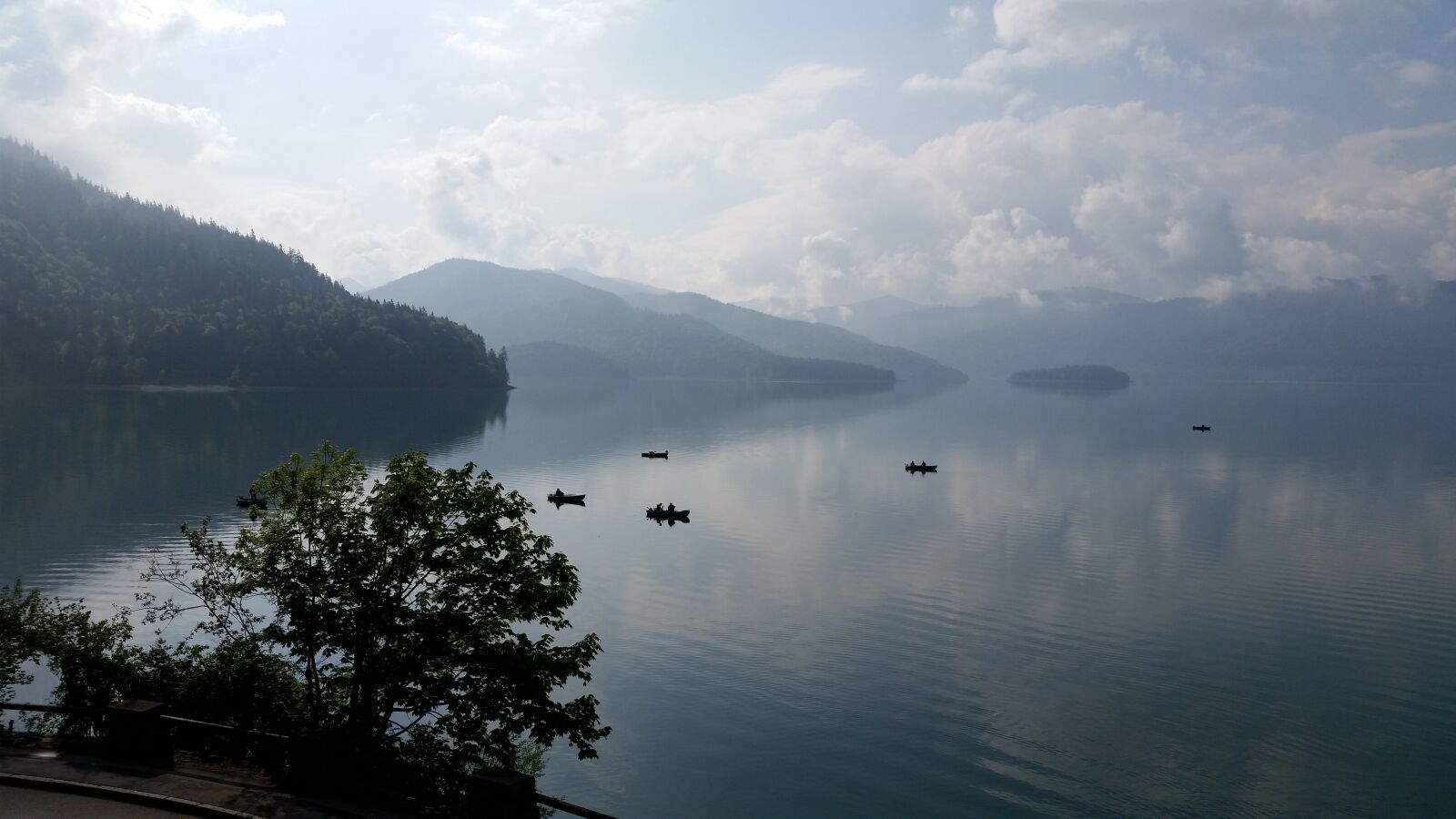 Samsung Galaxy S5 sample photo. Lake, fisherman, boats photography
