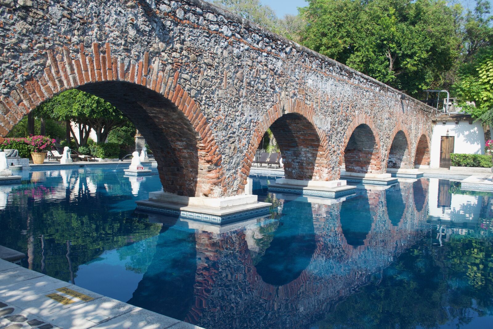 Nikon D3100 sample photo. Water, aqueduct, architecture photography