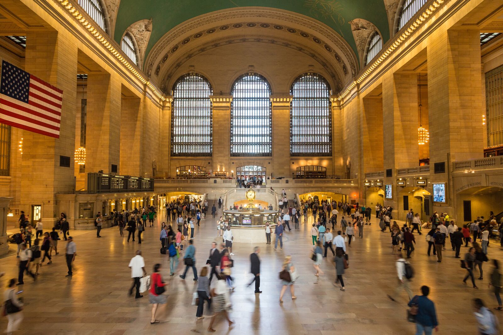 Canon EOS 6D + Canon EF 24-105mm F4L IS USM sample photo. Grand central station, new photography