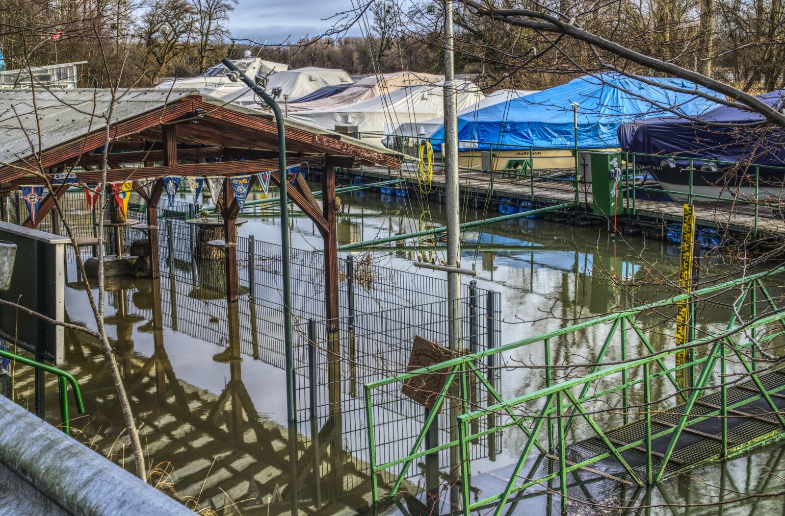 Sony a6000 + Sony E 35mm F1.8 OSS sample photo. High water, flood, port photography