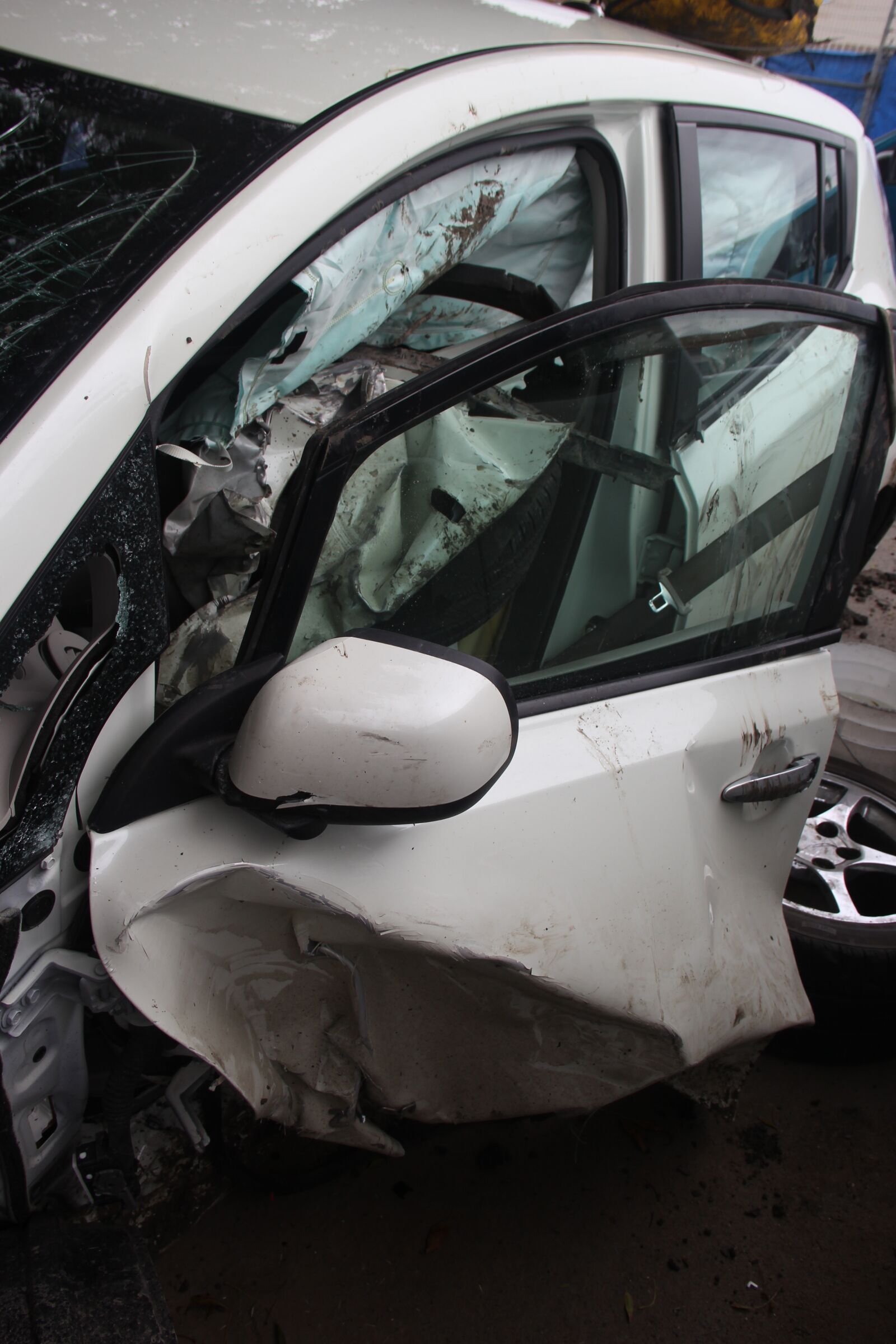 Canon EF-S 18-135mm F3.5-5.6 IS sample photo. Car accident, car, accident photography