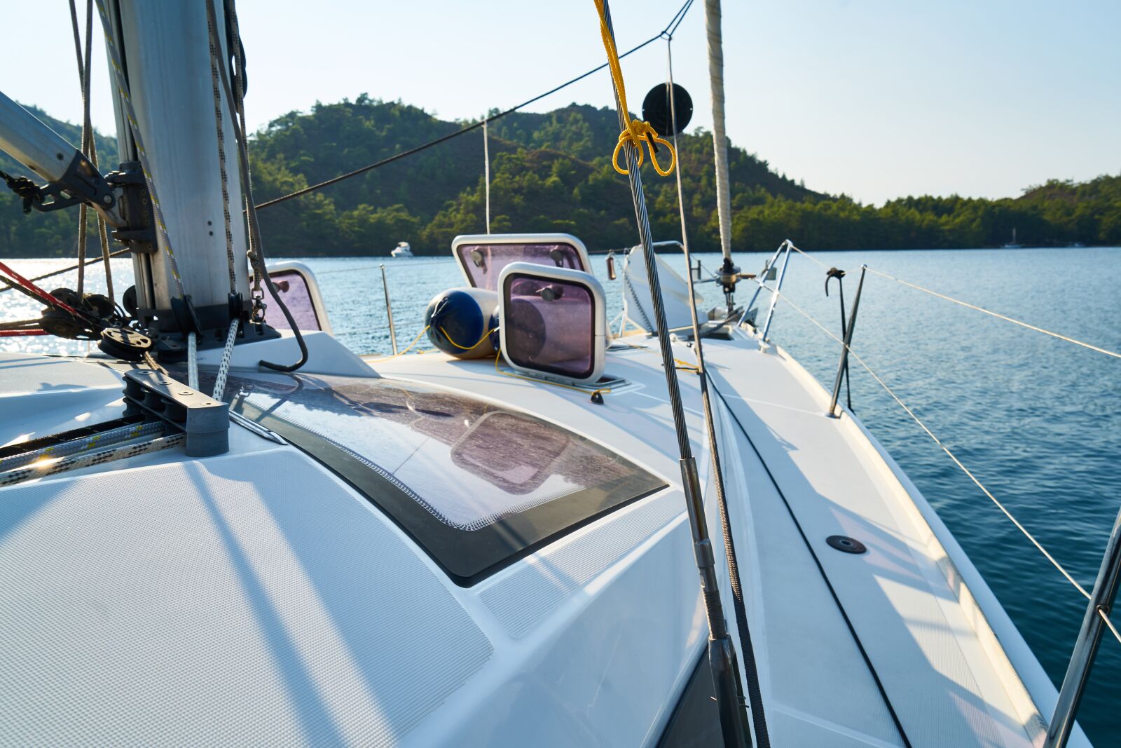 Sony a7R II sample photo. Boat, front, rope photography