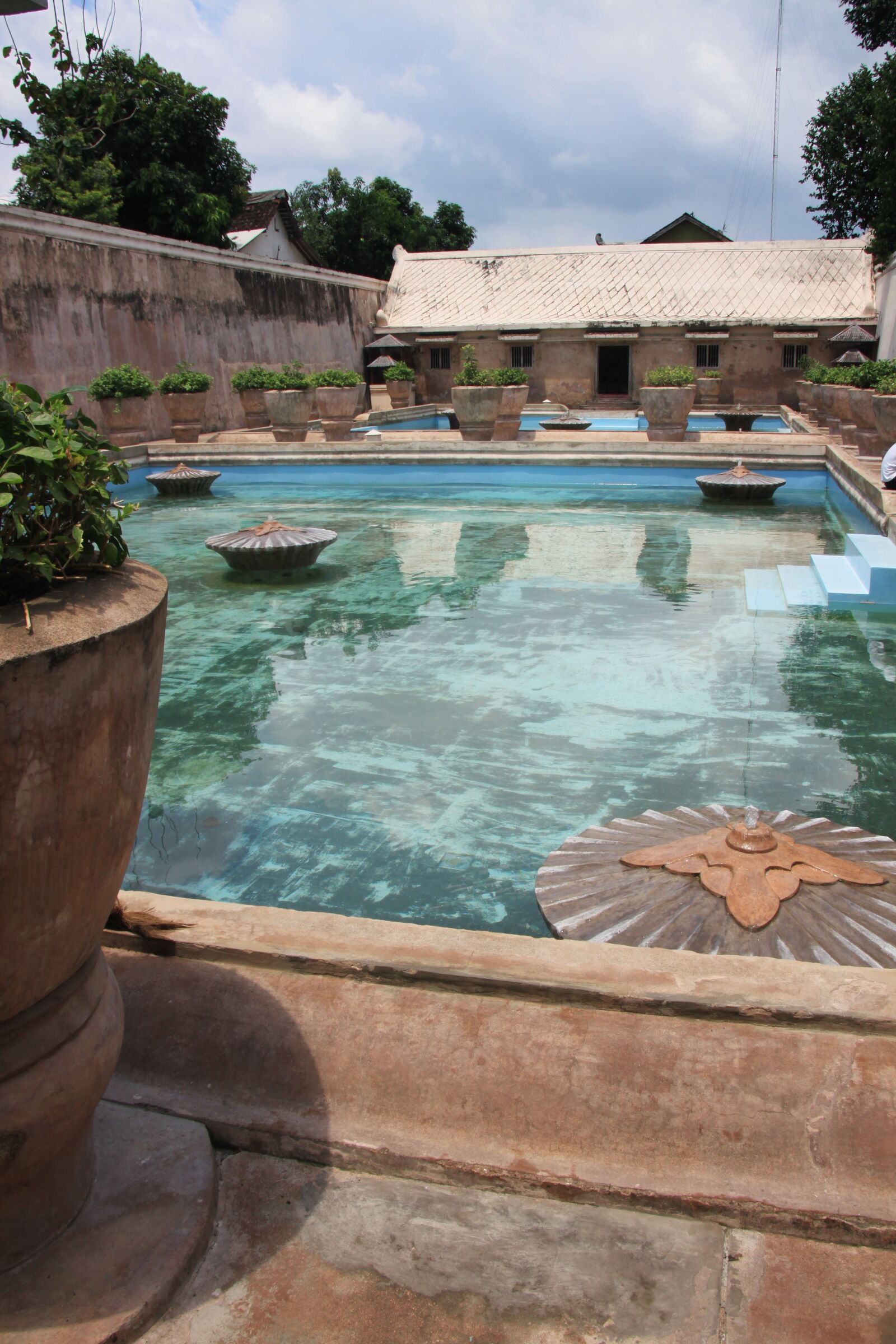 Canon EOS 500D (EOS Rebel T1i / EOS Kiss X3) sample photo. Yogyakarta, taman sari, kraton photography
