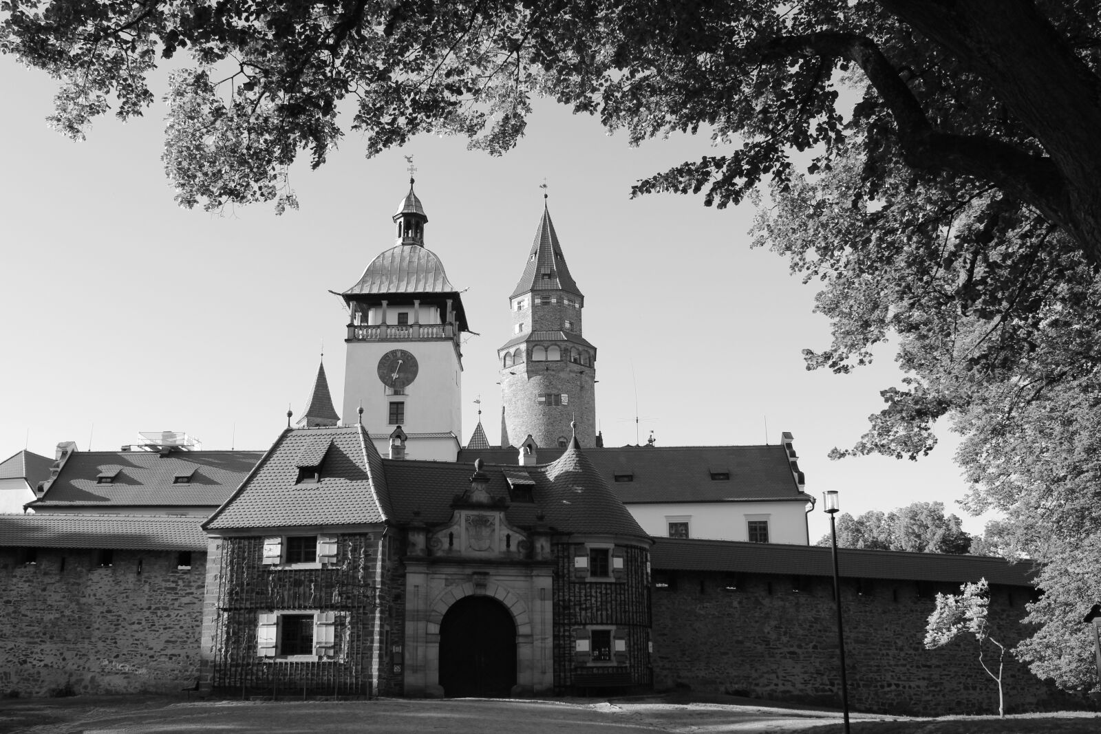 Canon EOS 1300D (EOS Rebel T6 / EOS Kiss X80) sample photo. Castle, monument, czech republic photography