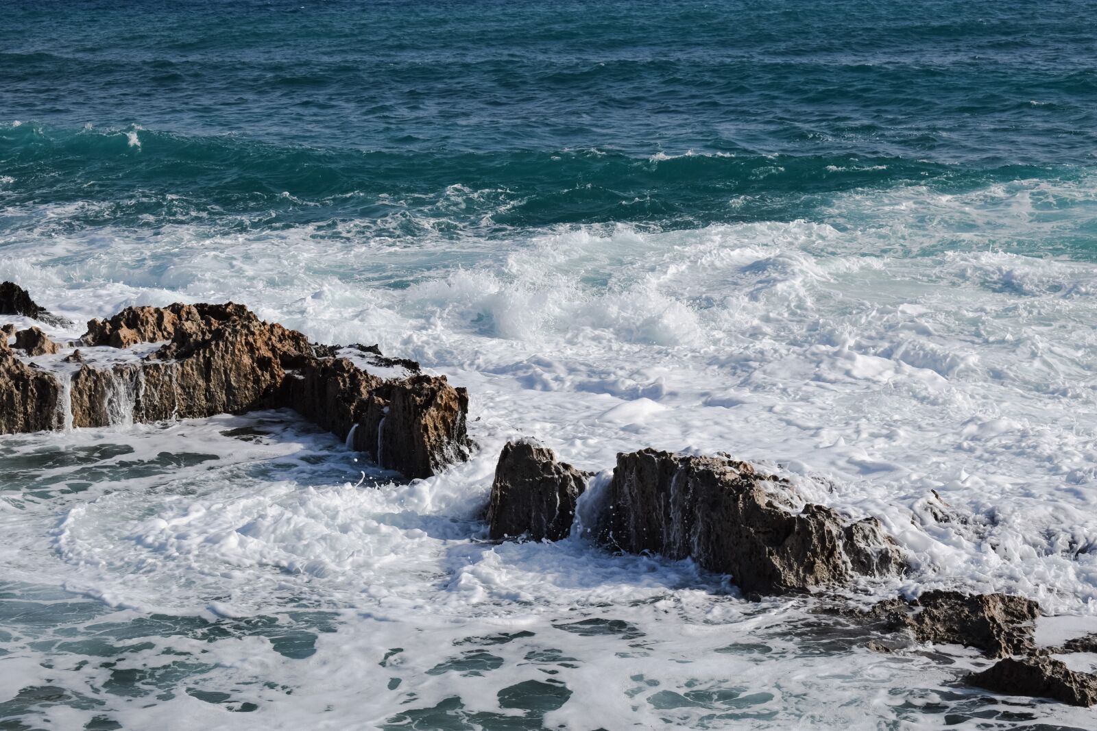 Nikon D3300 sample photo. Waves, rocky coast, erosion photography