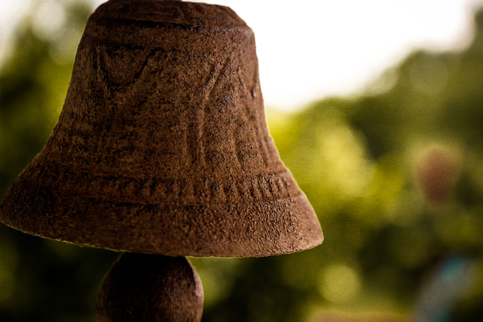 Canon EOS 100D (EOS Rebel SL1 / EOS Kiss X7) sample photo. Bell, brown, green, iron photography