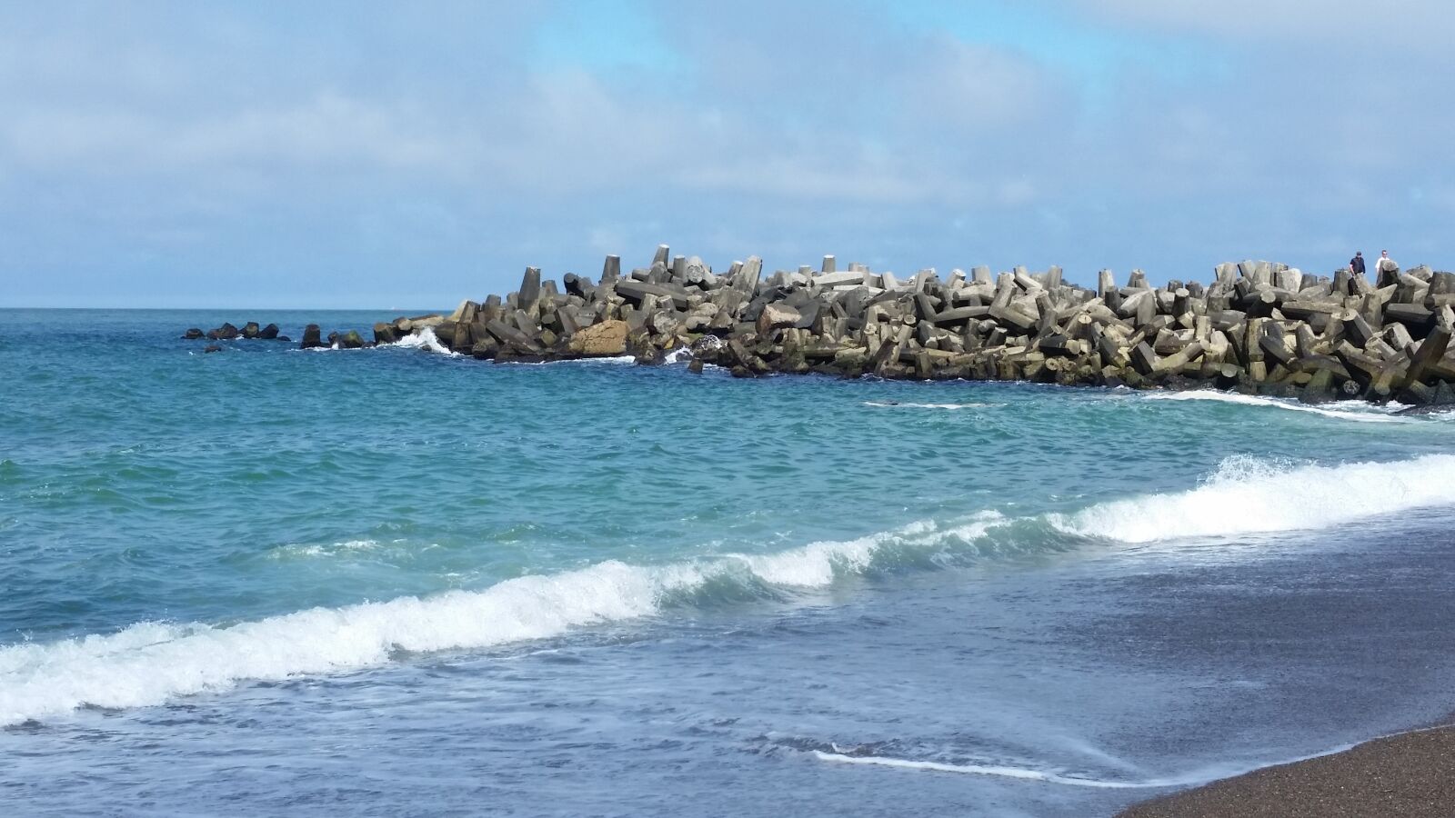 Samsung Galaxy S5 sample photo. Beach, waves photography