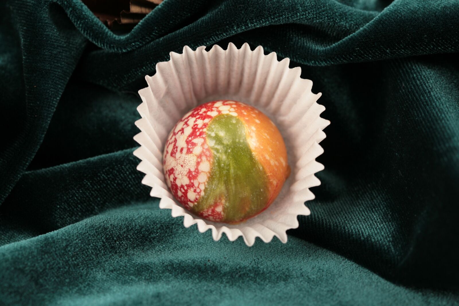 Canon EOS 5D sample photo. Chocolate, praline, candy photography
