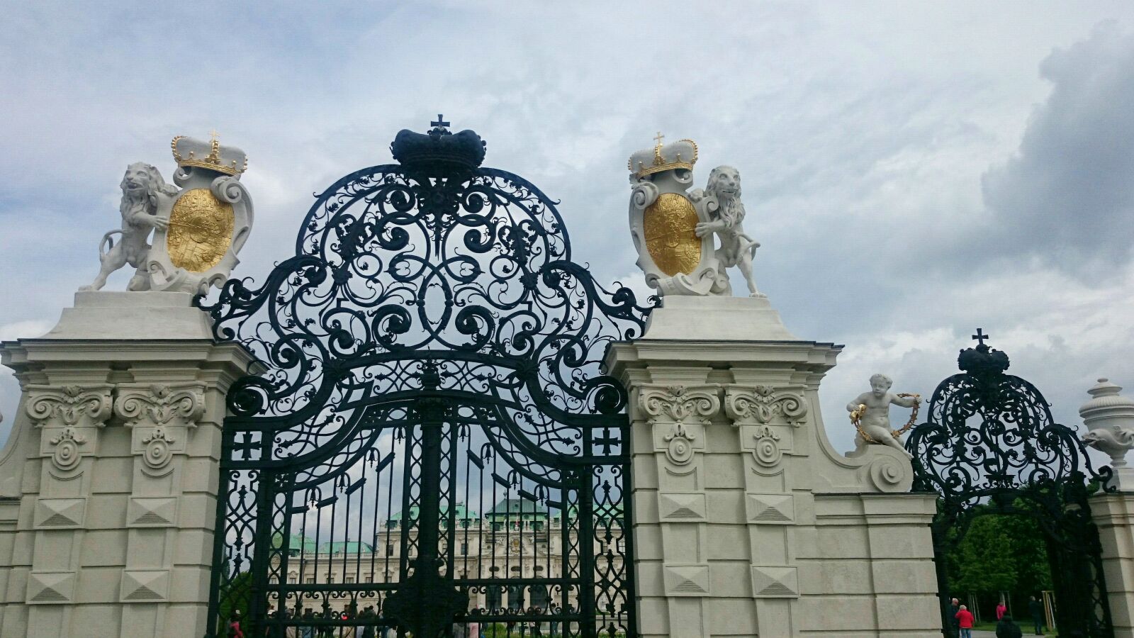 Sony Xperia Z1 Compact sample photo. Gateway, palace, gilding photography