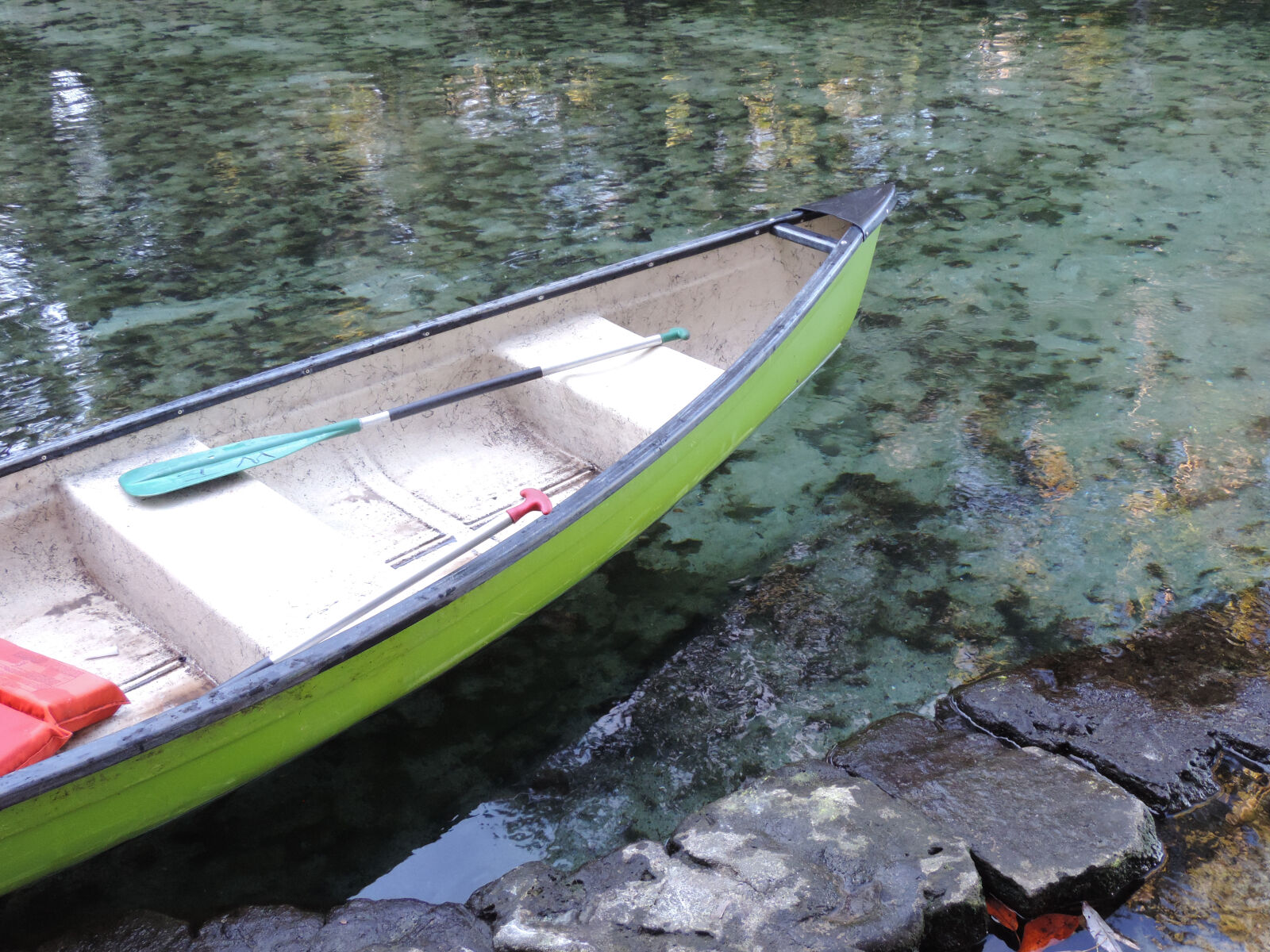 Nikon Coolpix P520 sample photo. Canoe, clear, water, green photography