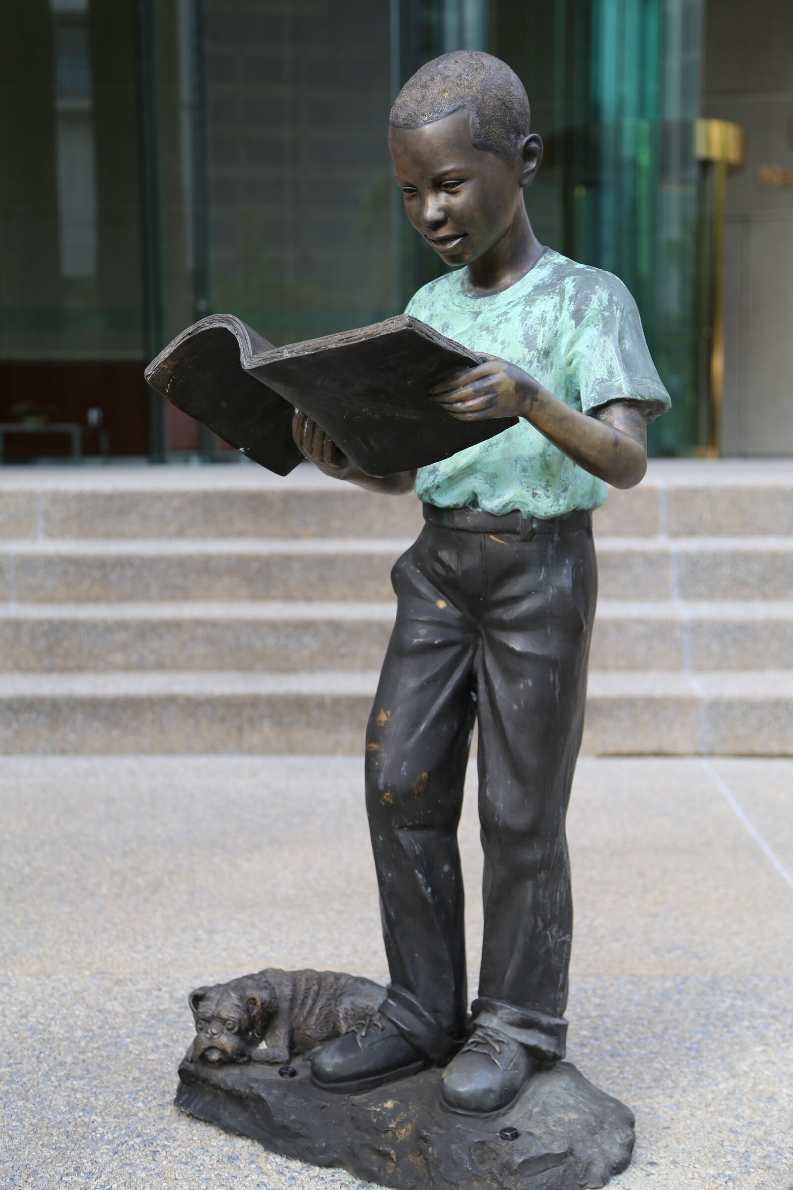 Canon EOS 6D + Canon EF 24-105mm F4L IS USM sample photo. Statue, boy, book photography