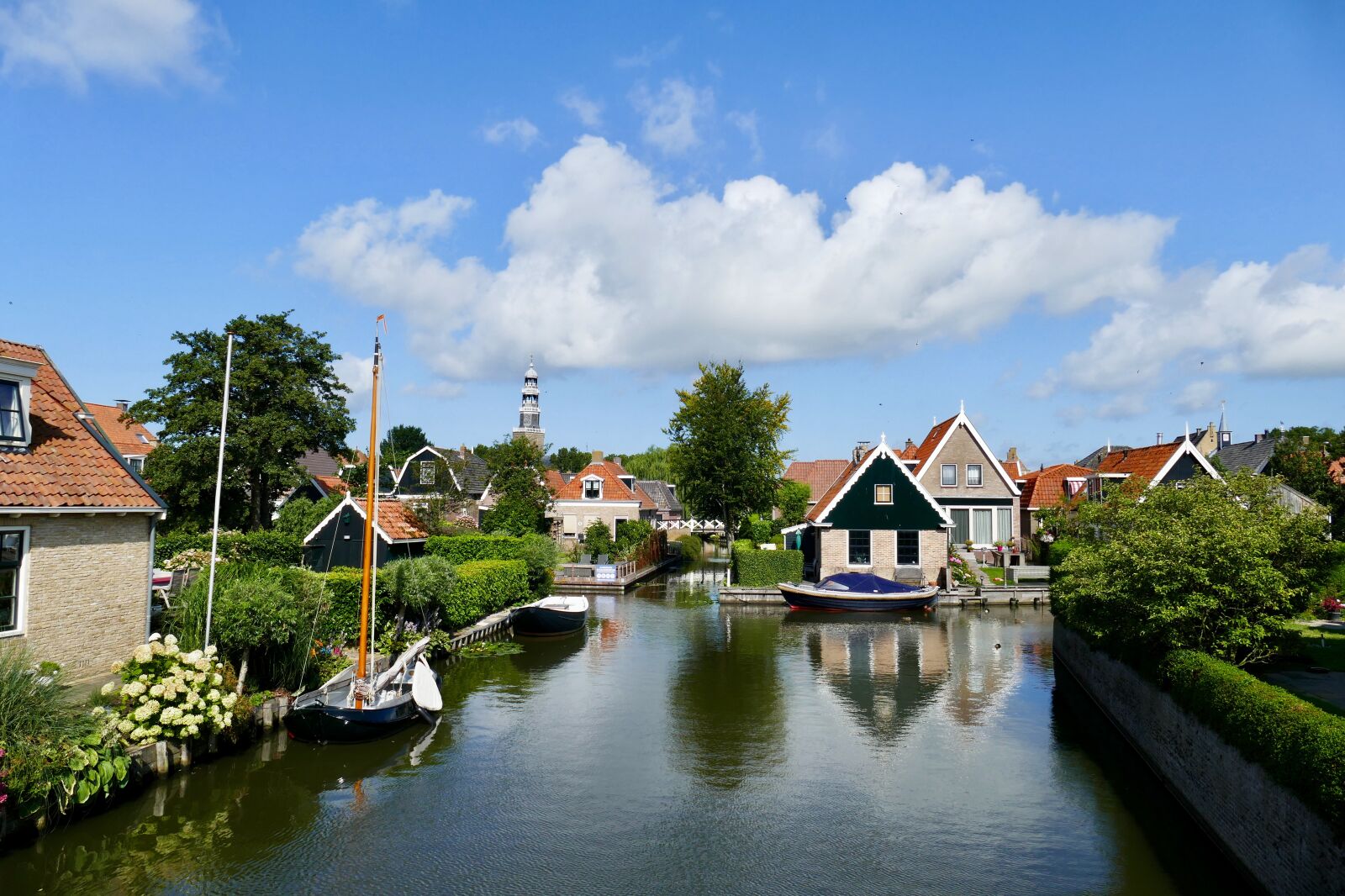Panasonic Lumix DMC-FZ1000 sample photo. Hindeloopen, friesland, port photography