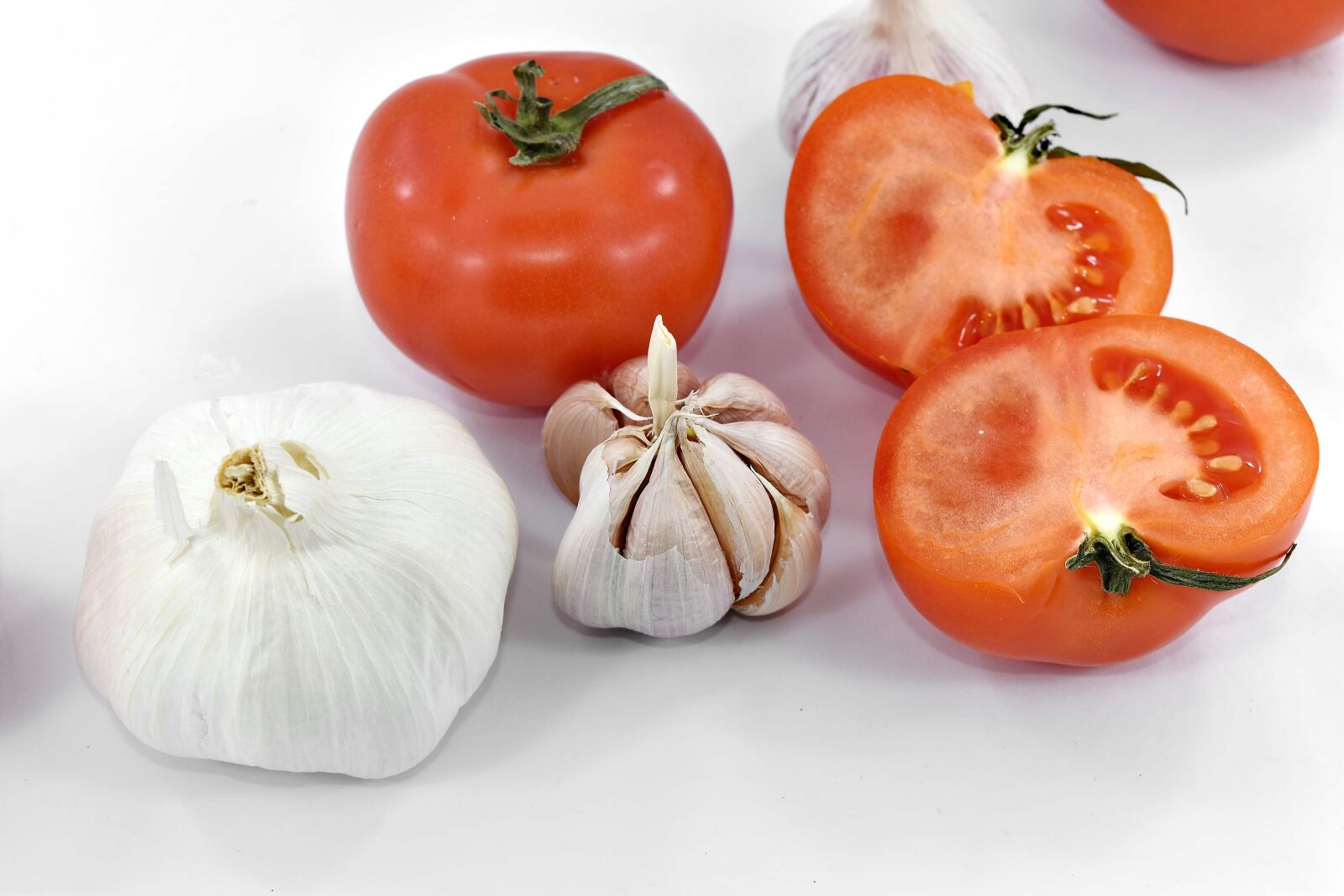 Nikon D5500 sample photo. Antibacterial, antioxidant, garlic, half photography