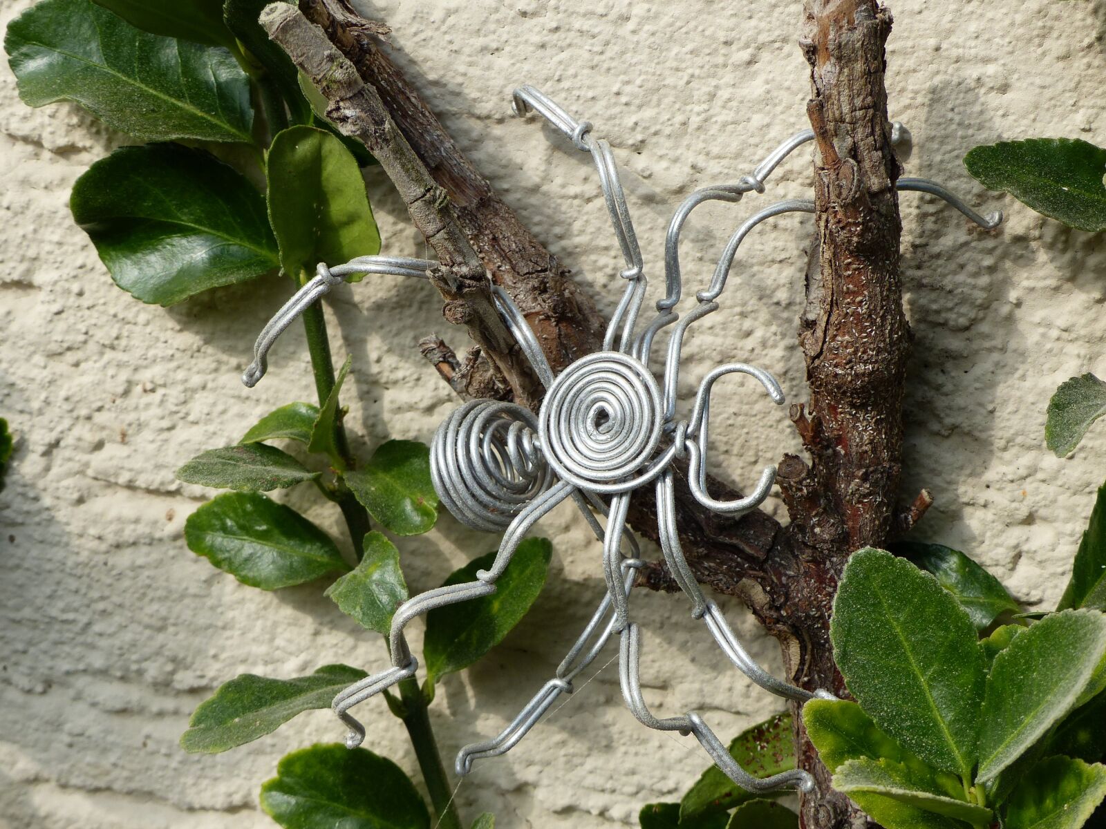 Panasonic Lumix DMC-FZ200 sample photo. Spider, art, metal photography
