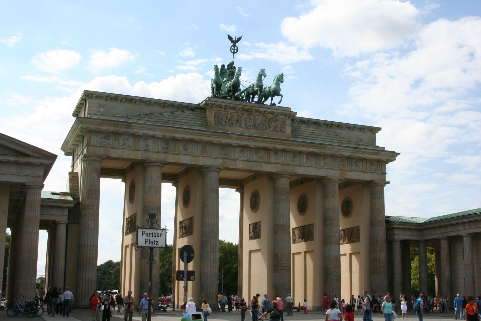 Canon EOS 350D (EOS Digital Rebel XT / EOS Kiss Digital N) sample photo. Berlin, brandenburg gate, quadriga photography