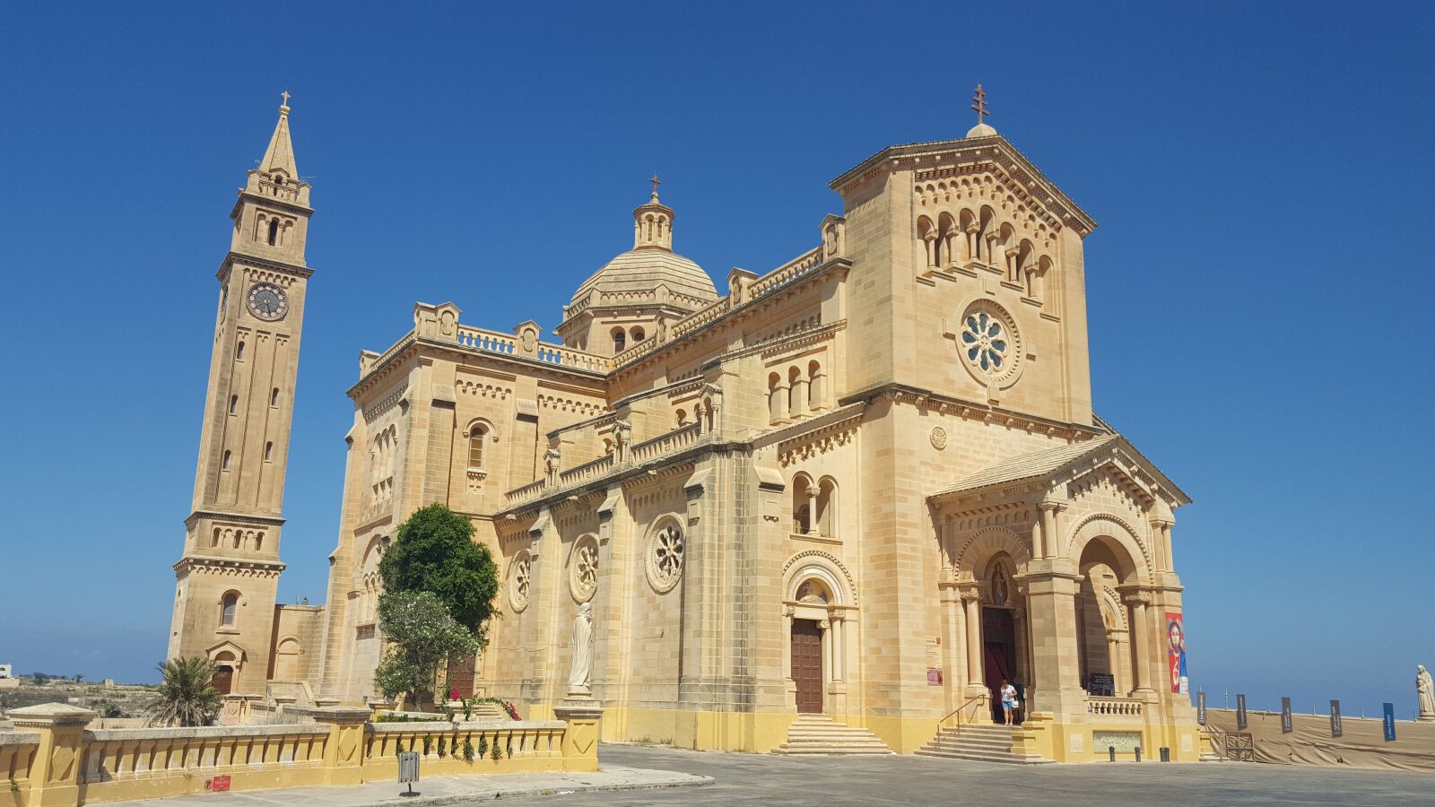 Samsung Galaxy S6 sample photo. Gozo, ta pinu church photography