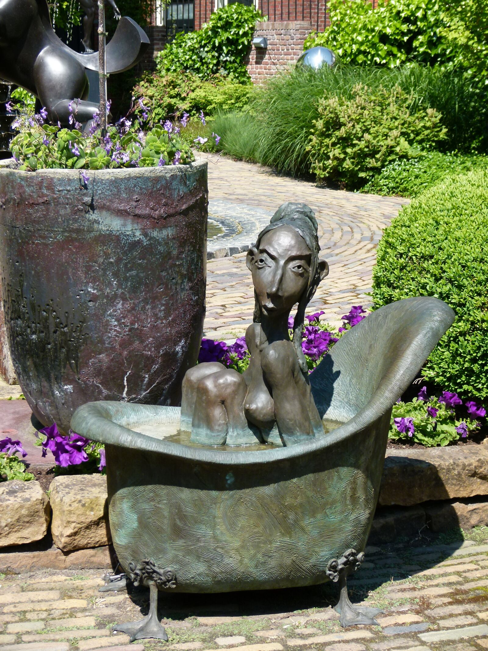 Panasonic Lumix DMC-FZ100 sample photo. Art, sculpture, bathers photography