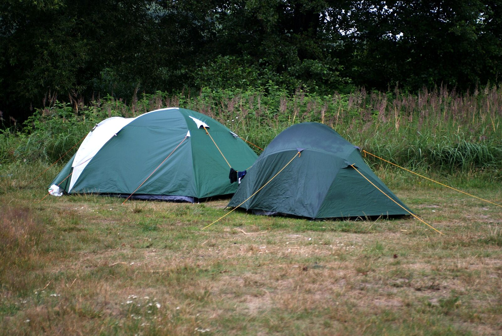 Sony Alpha DSLR-A200 sample photo. Tent, tents, adventure photography