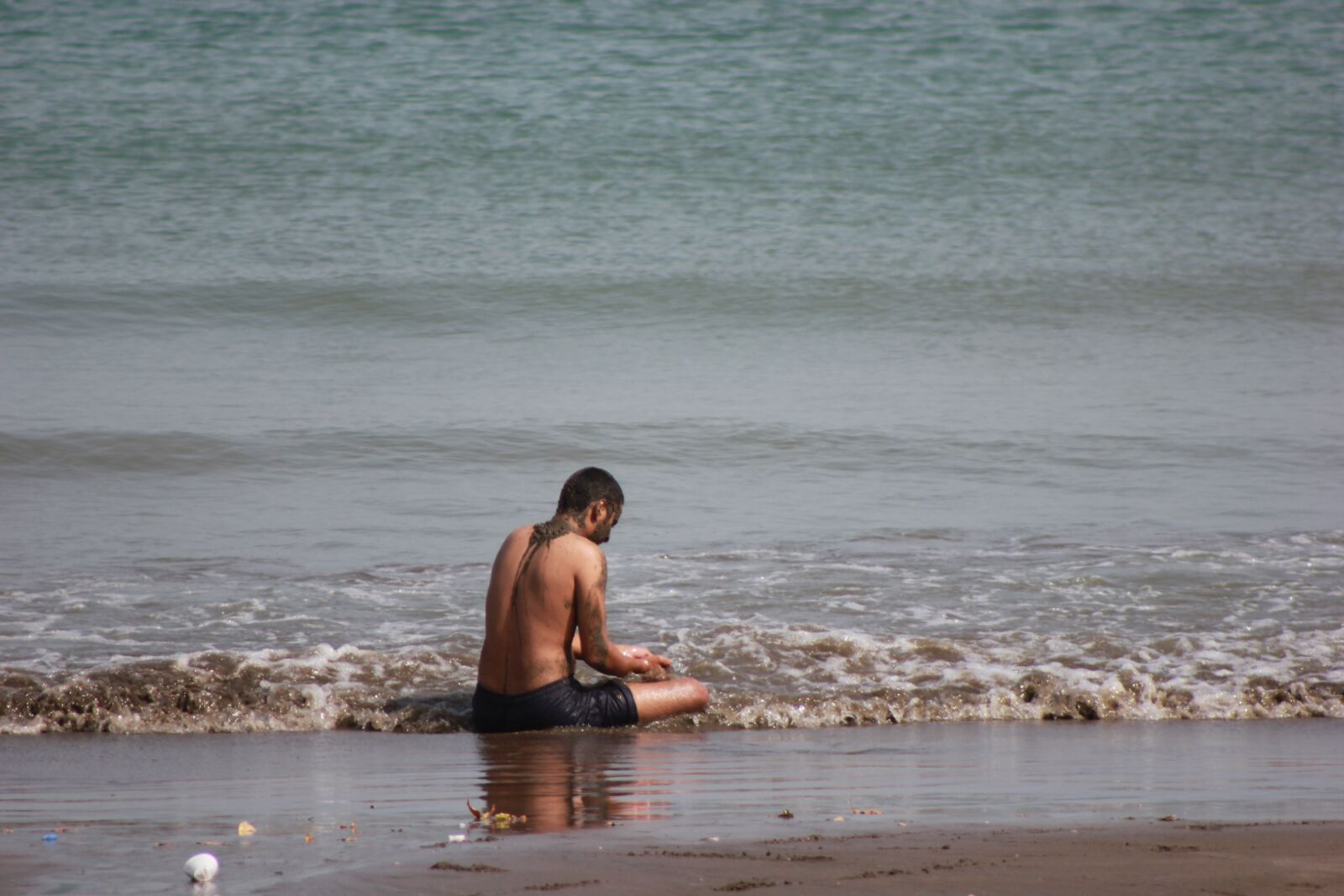 Canon EOS 550D (EOS Rebel T2i / EOS Kiss X4) sample photo. Fisherman, water, ocean photography