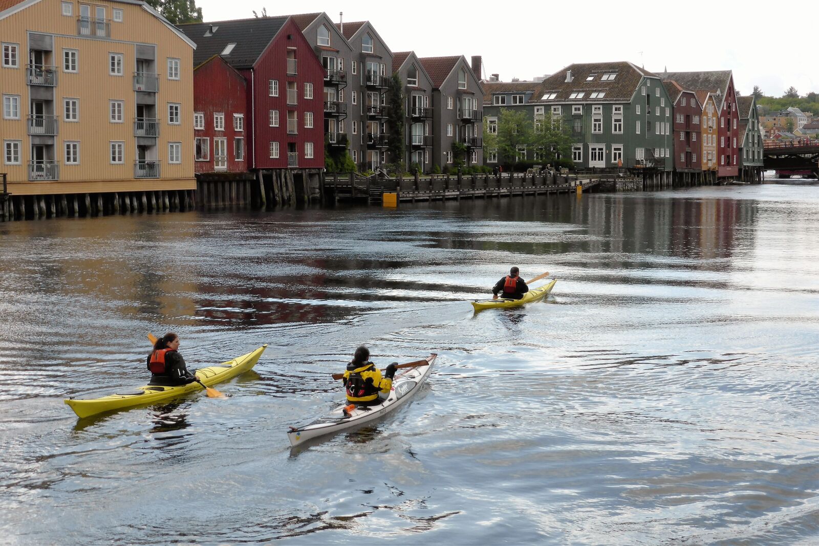 Panasonic Lumix DMC-ZS30 (Lumix DMC-TZ40) sample photo. Sports, canoe, port photography