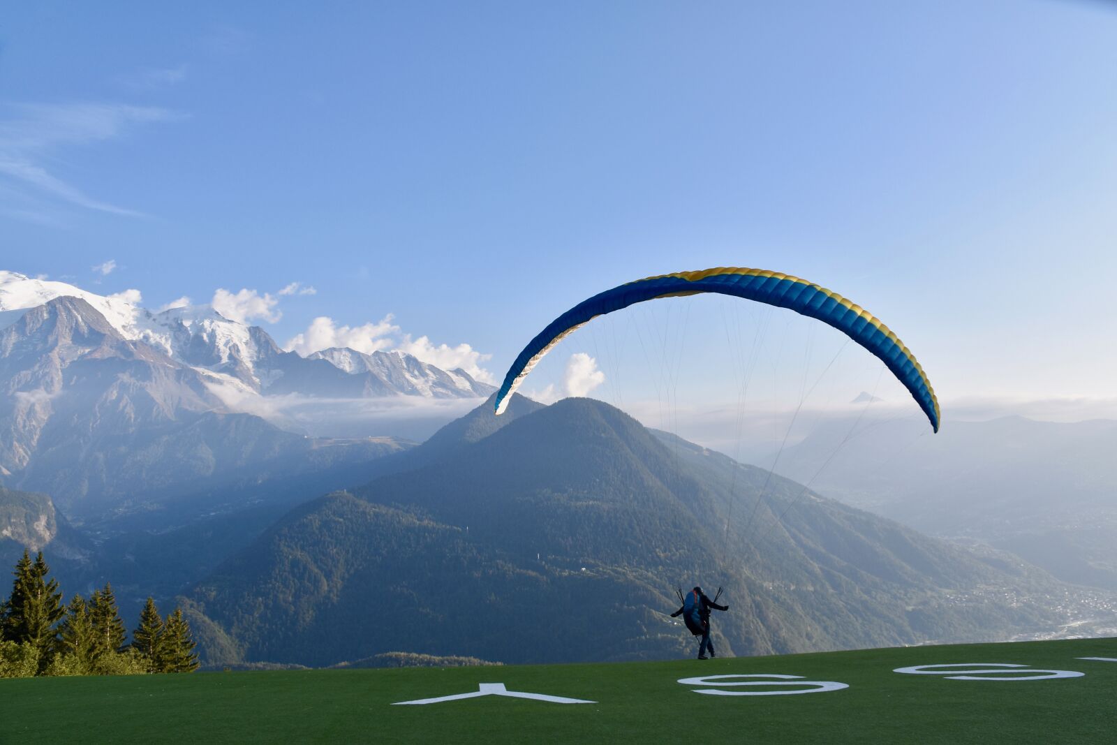 Nikon D5600 sample photo. Paragliding, paraglider, mountains photography