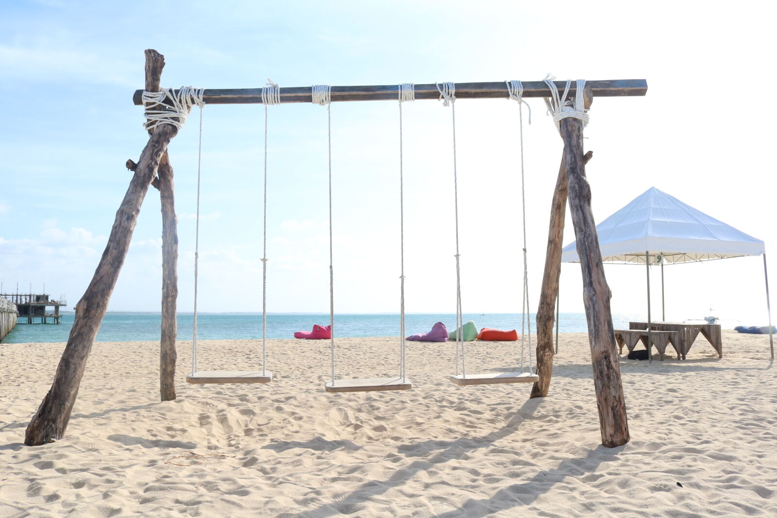 Canon EOS 750D (EOS Rebel T6i / EOS Kiss X8i) sample photo. See, saw, sand photography