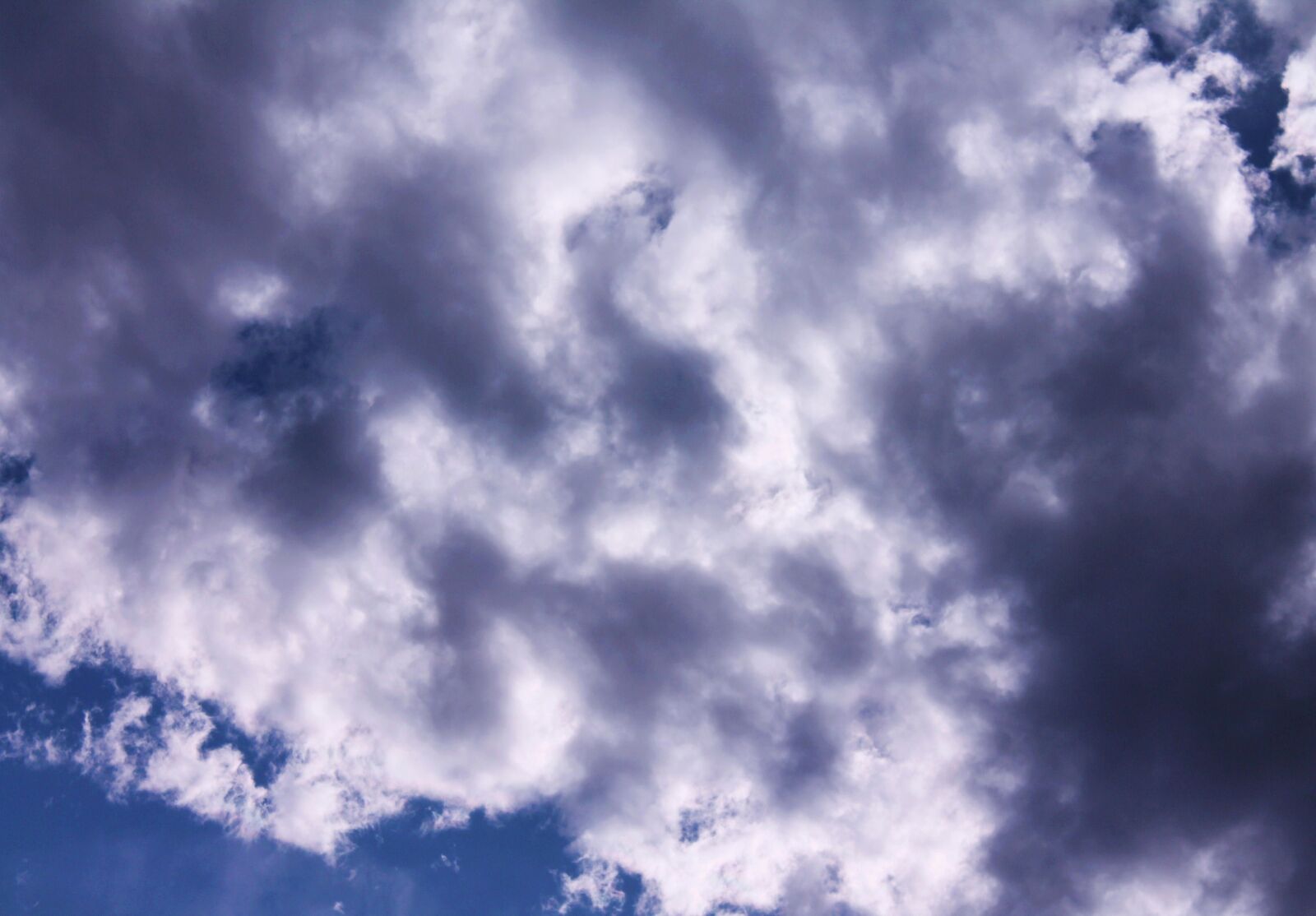 Canon EOS 1100D (EOS Rebel T3 / EOS Kiss X50) sample photo. Clouds, cloudy sky, blue photography