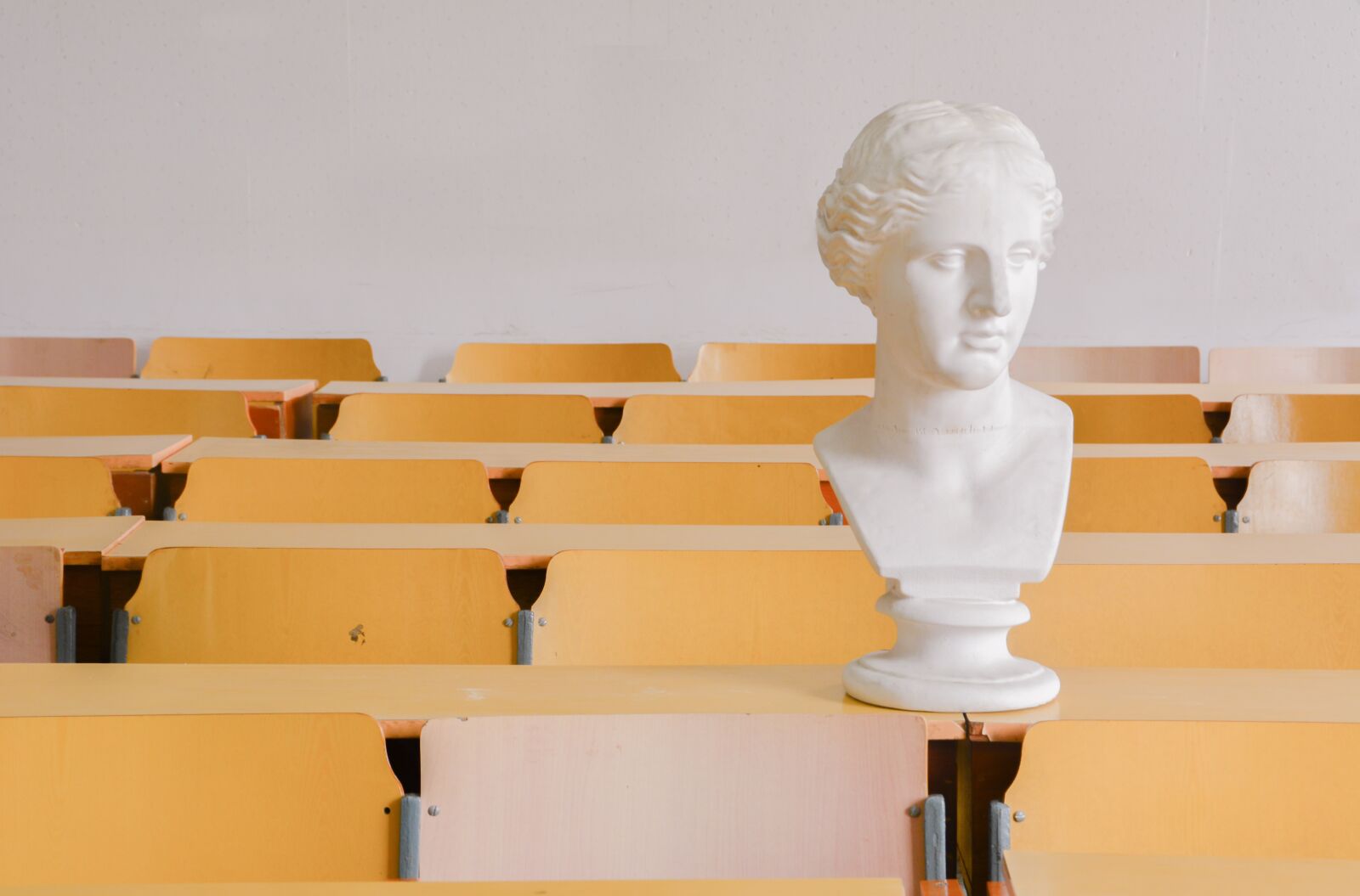 Nikon D5200 sample photo. Sculpture, desks, day photography
