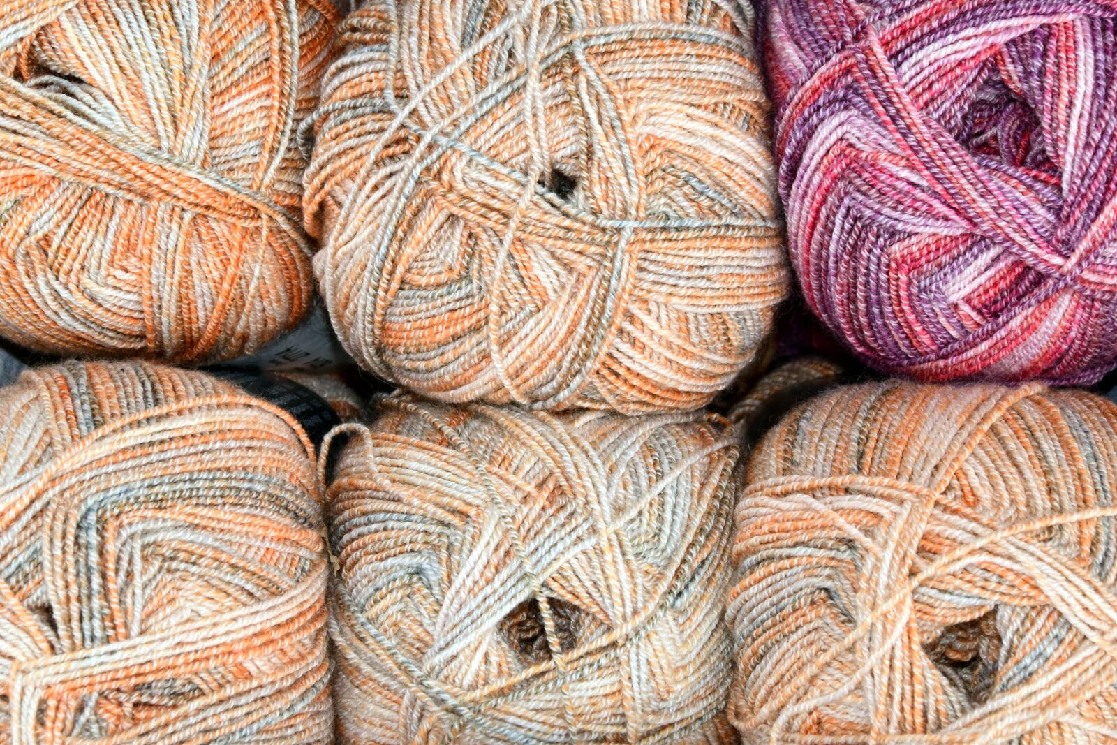 Nikon D3300 sample photo. Wool, sockenwolle, color photography