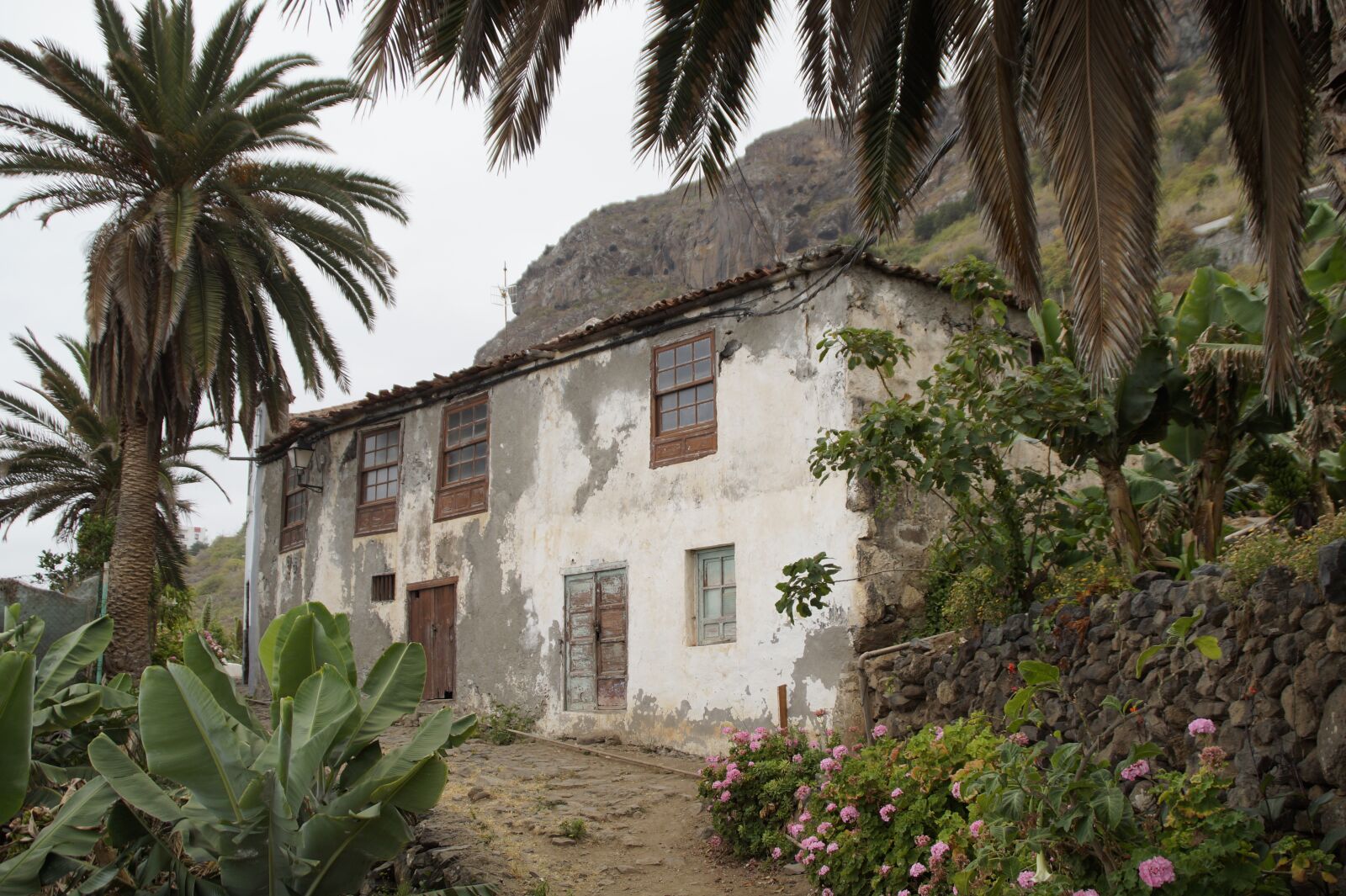 Sony SLT-A58 sample photo. Tenerife, landscape, house photography