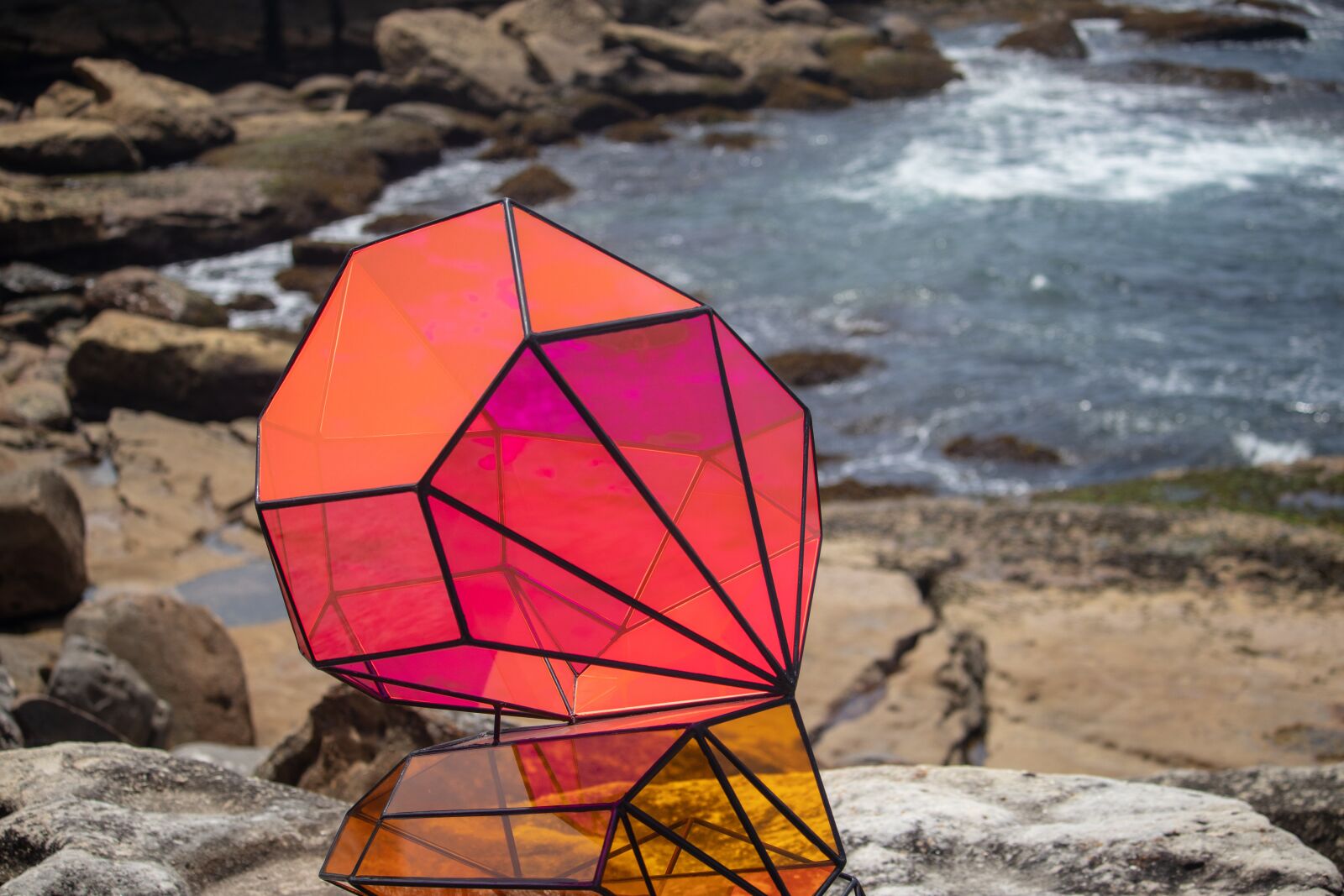 Canon EOS 200D (EOS Rebel SL2 / EOS Kiss X9) sample photo. Sculpture, ocean, orange photography