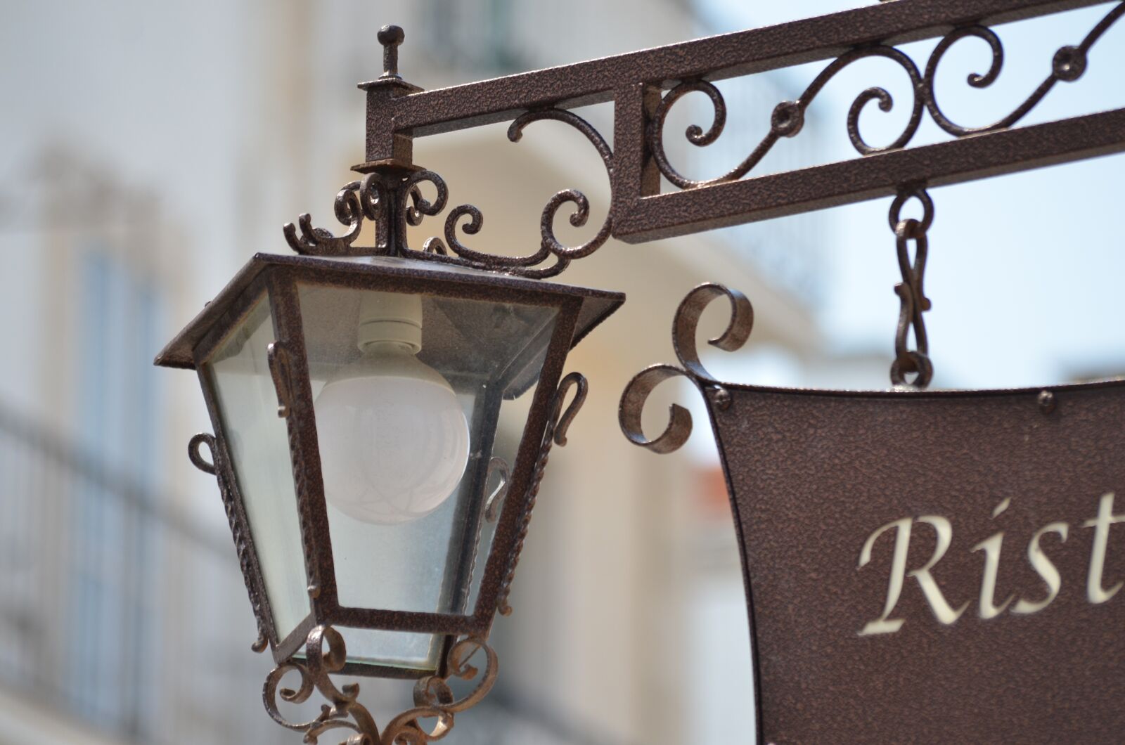 Nikon D7000 sample photo. Lamp, alberobello, sign photography