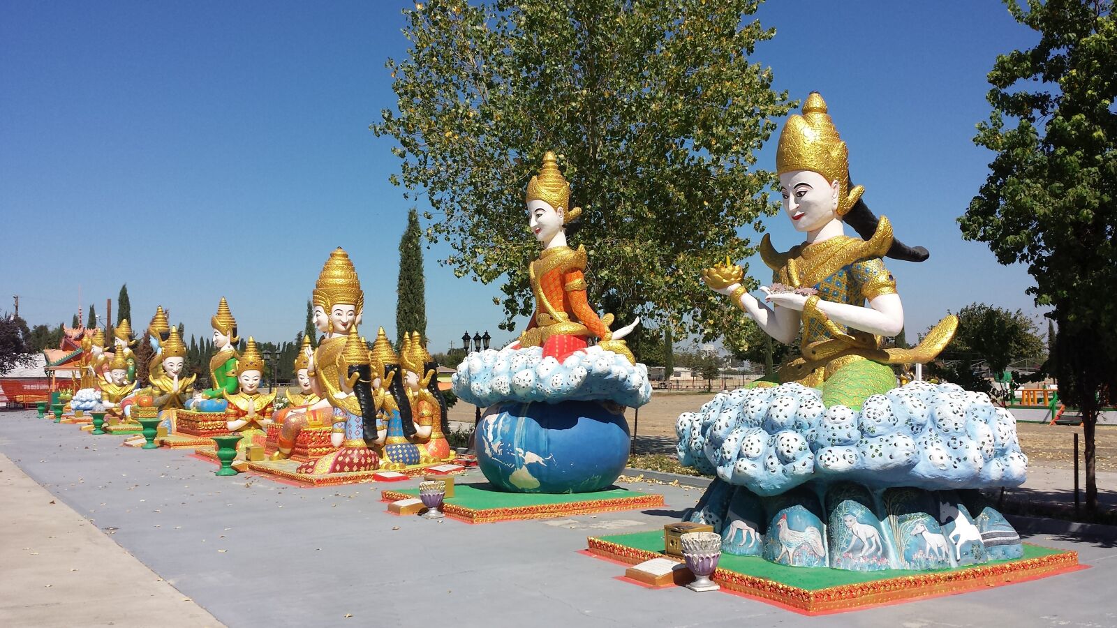 Samsung Galaxy S4 sample photo. Buddhist, temple, cambodian photography