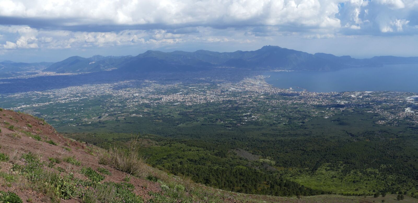 Panasonic Lumix DMC-FZ1000 sample photo. Vesuvius, volcano, naples photography