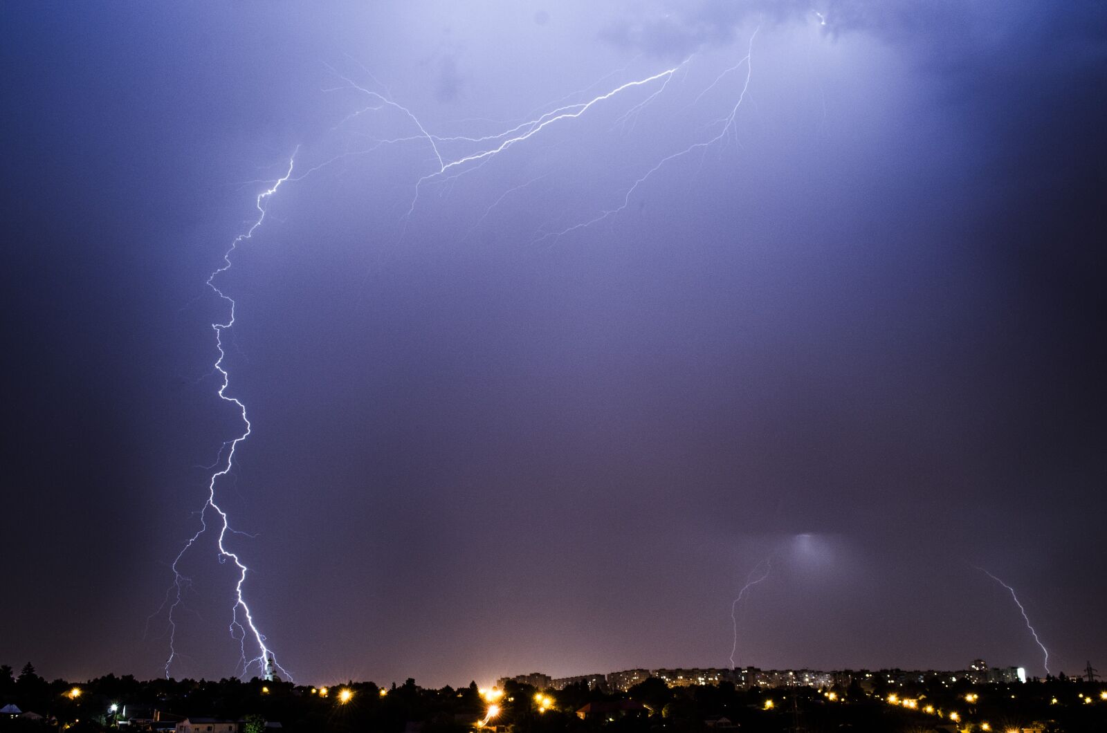 Nikon D5100 sample photo. Lightning, thunderstorm, discharge photography