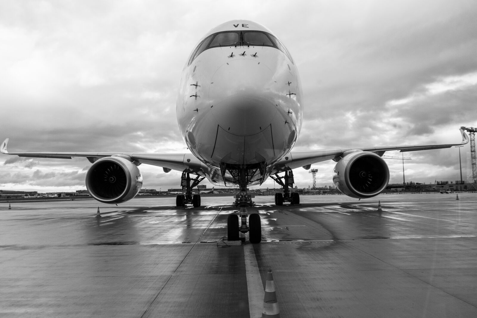 Canon EOS 77D (EOS 9000D / EOS 770D) sample photo. Airplane, aircraft, airport photography