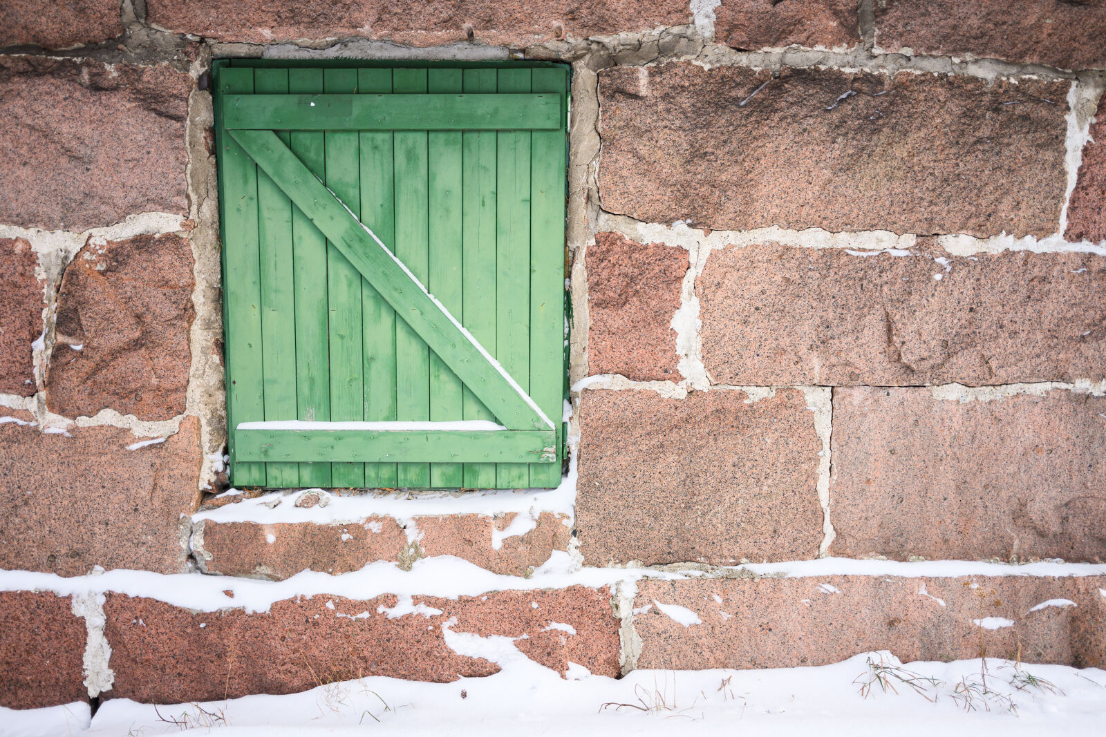 Nikon Nikkor Z 26mm F2.8 sample photo. Green window photography