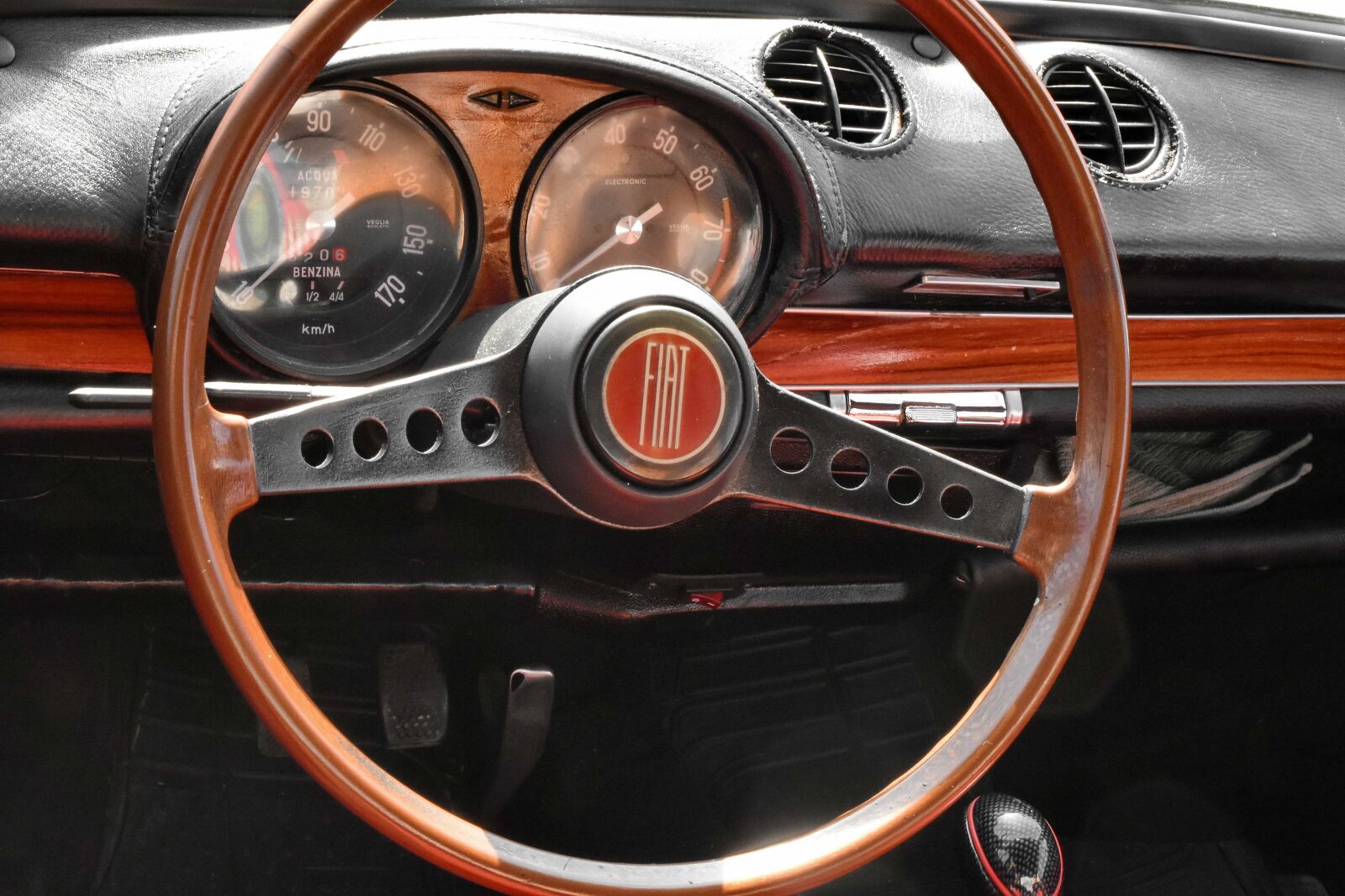 Nikon D5500 sample photo. Gearshift, interior design, italian photography