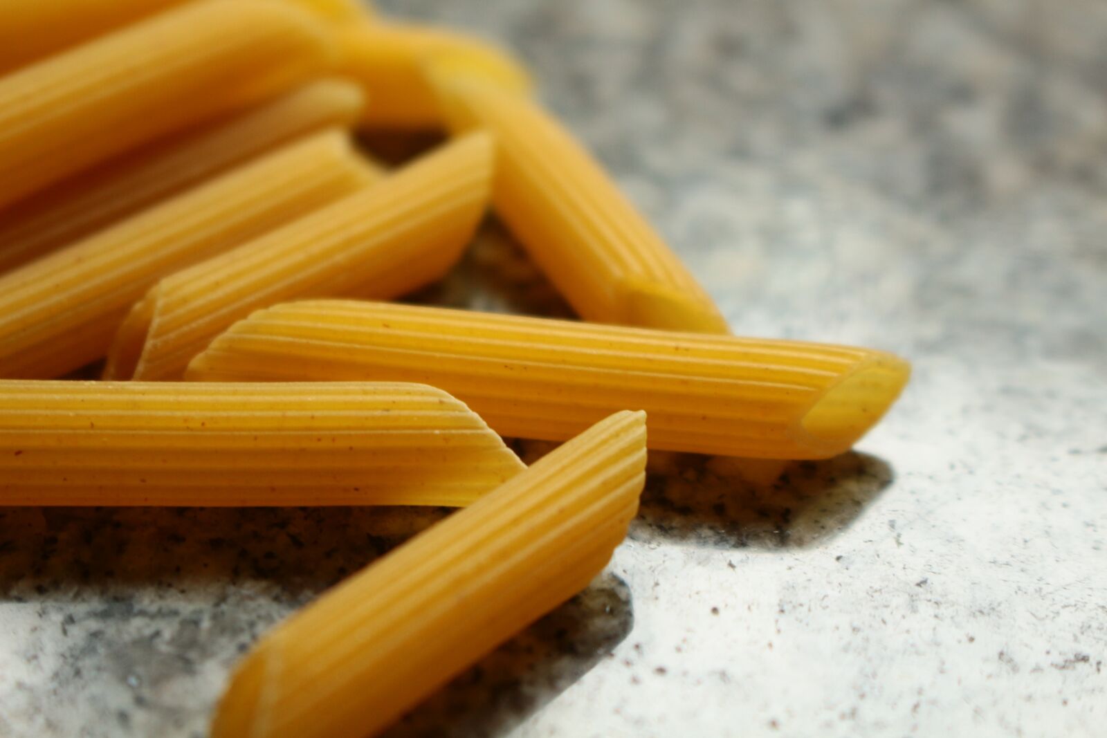 Canon EOS 100D (EOS Rebel SL1 / EOS Kiss X7) sample photo. Italy, food, pasta photography