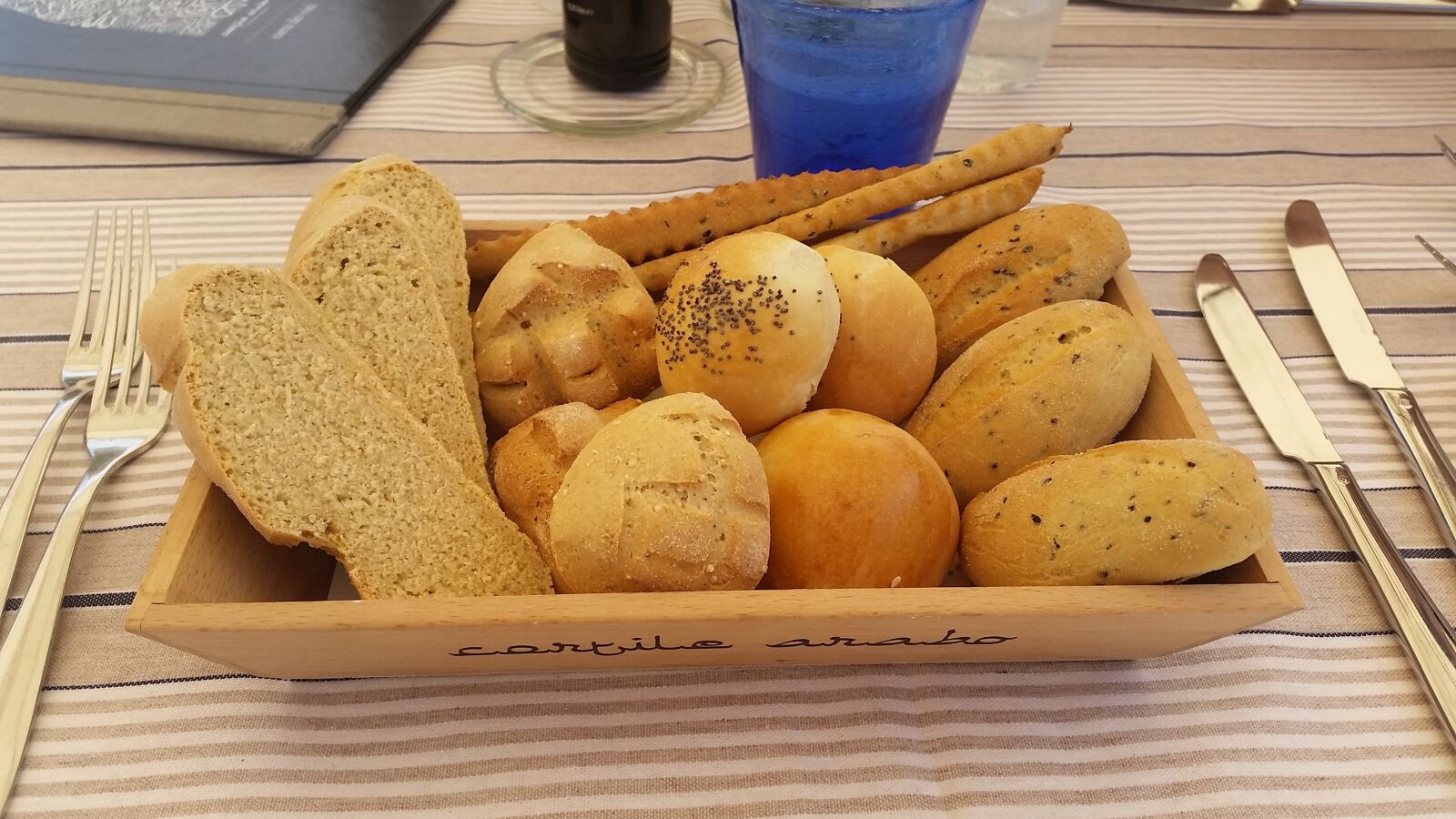 Samsung Galaxy S5 sample photo. Bread, pani, sandwiches photography
