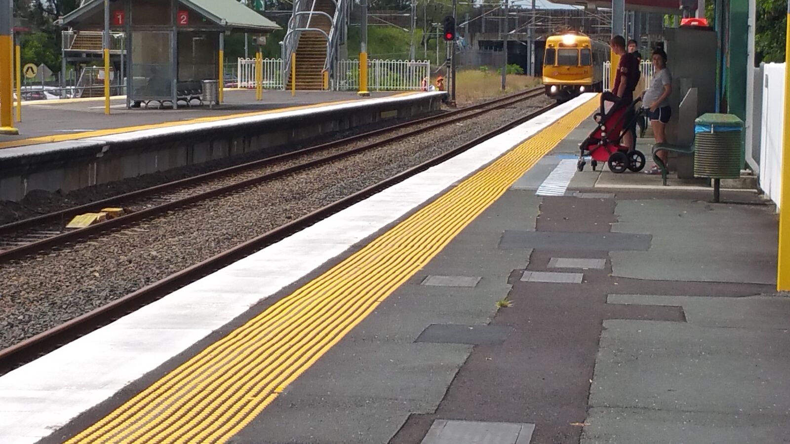 Samsung Galaxy Note4 sample photo. Traffic, transportation system, travel photography