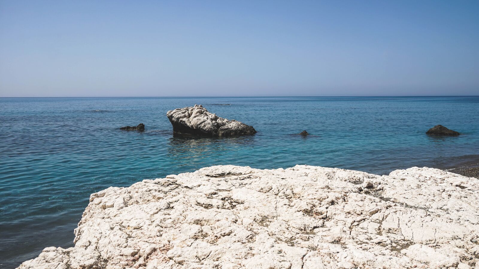 Sony Vario-Tessar T* E 16-70mm F4 ZA OSS sample photo. Cyprus, island, sea photography
