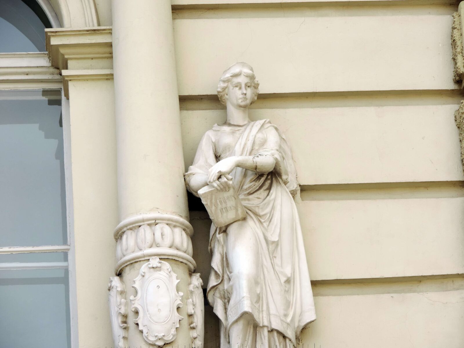 Nikon Coolpix P520 sample photo. Column, sculpture, statue, architecture photography